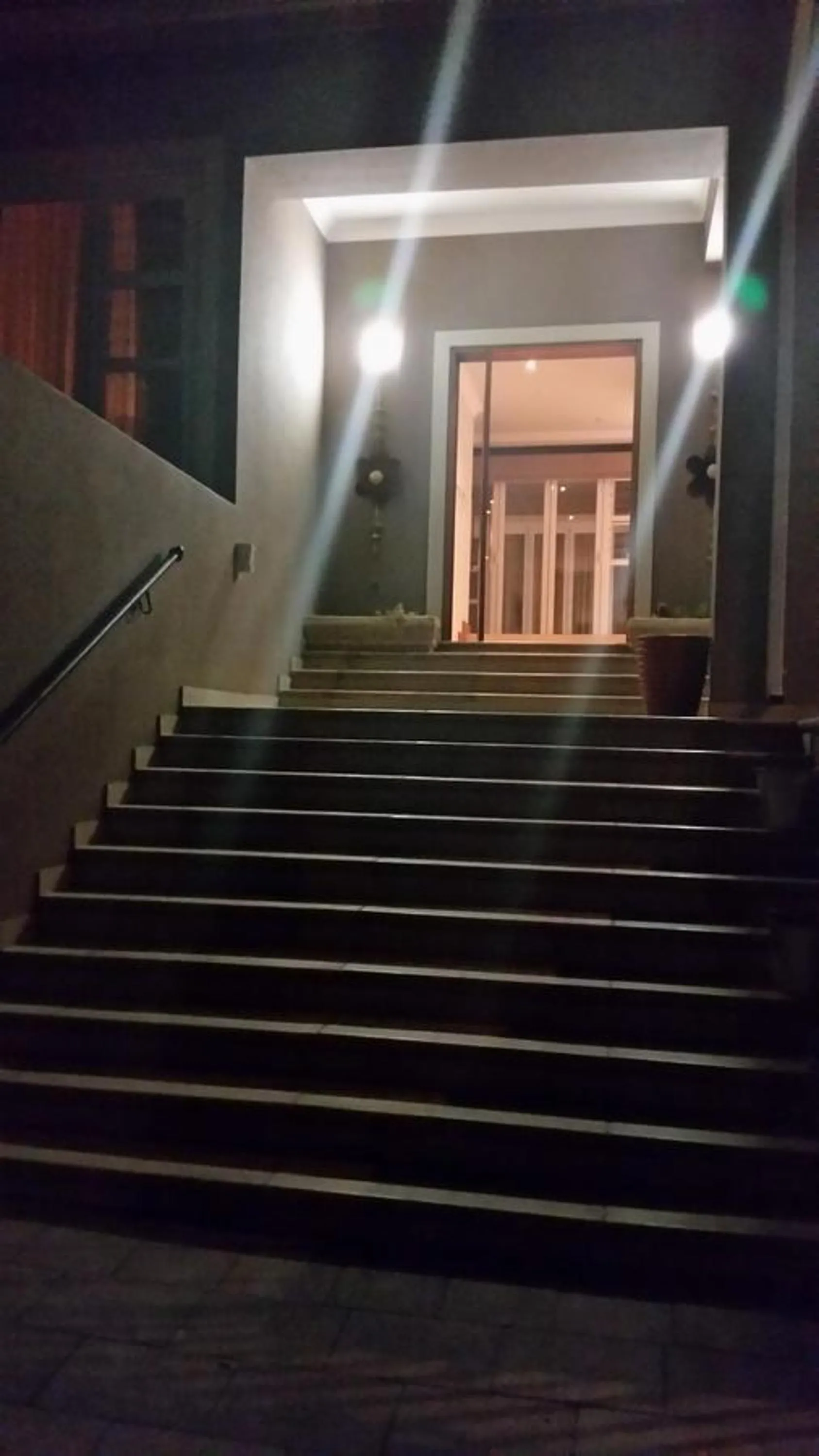 Facade/entrance in 6 On Acacia