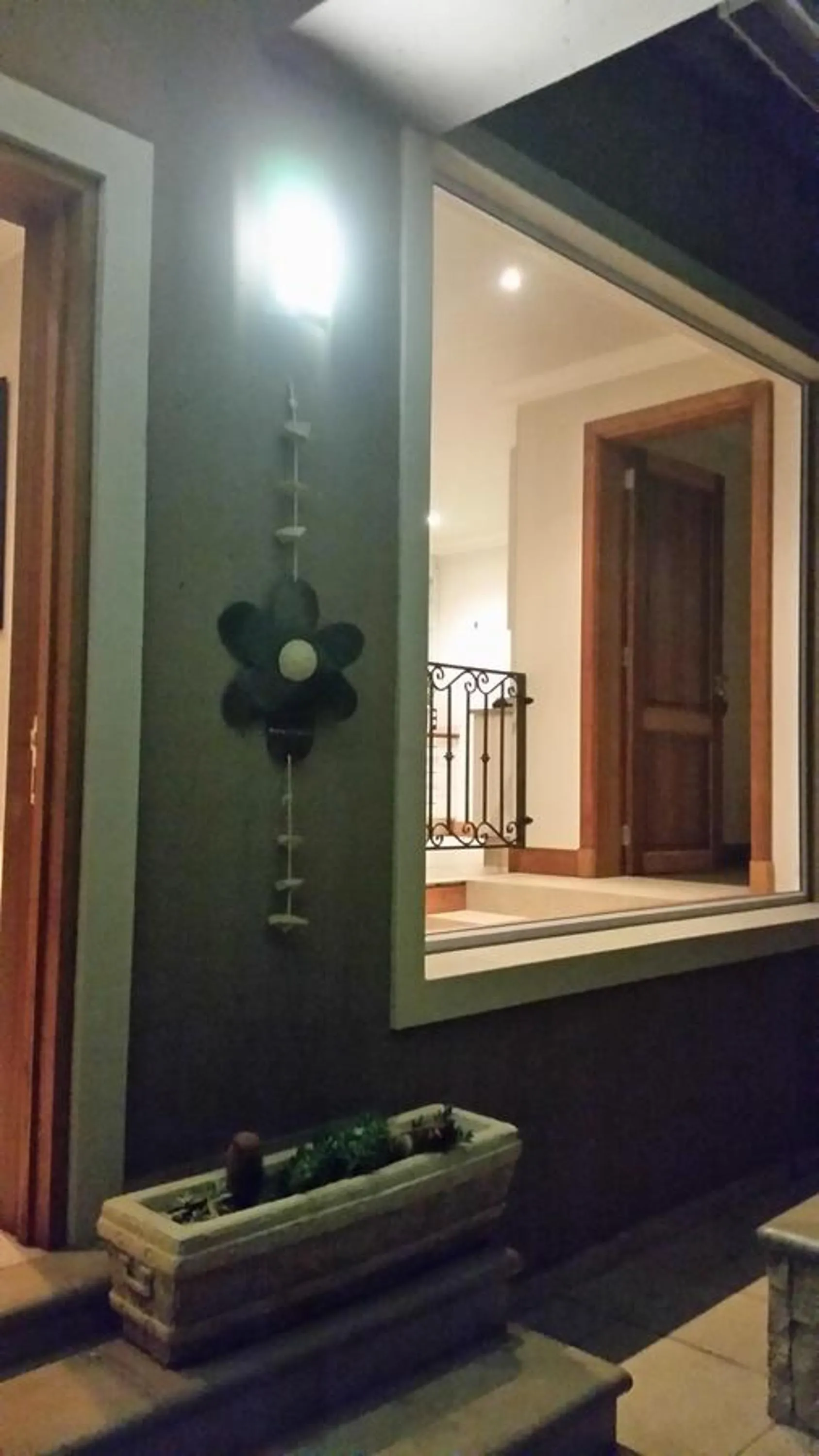 Facade/entrance in 6 On Acacia