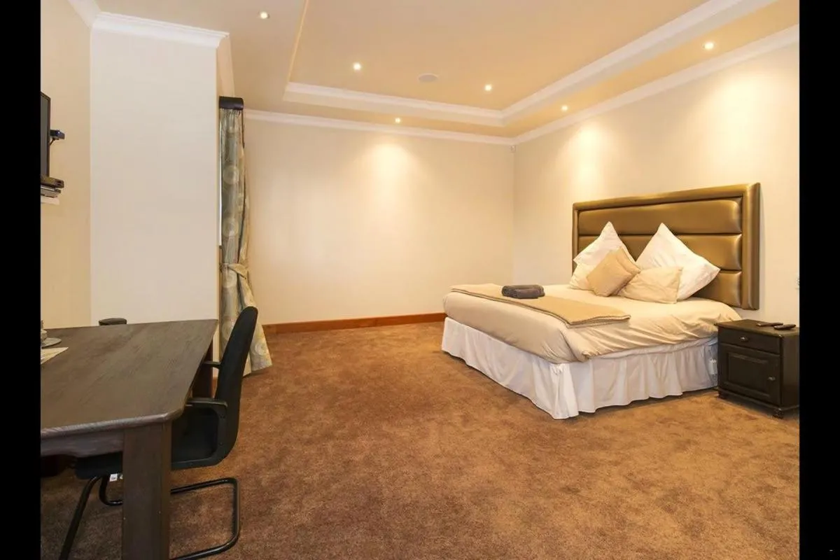 Photo of the whole room in 6 On Acacia