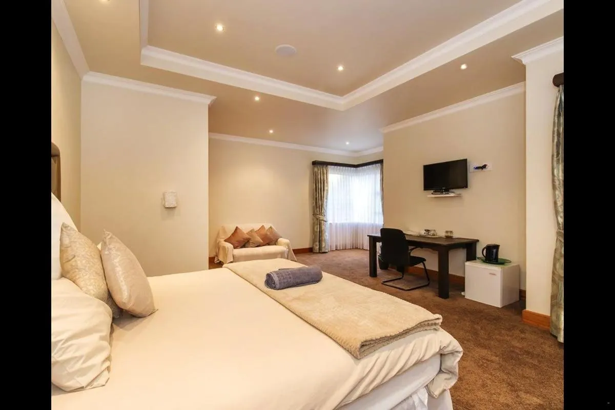 Bed in 6 On Acacia
