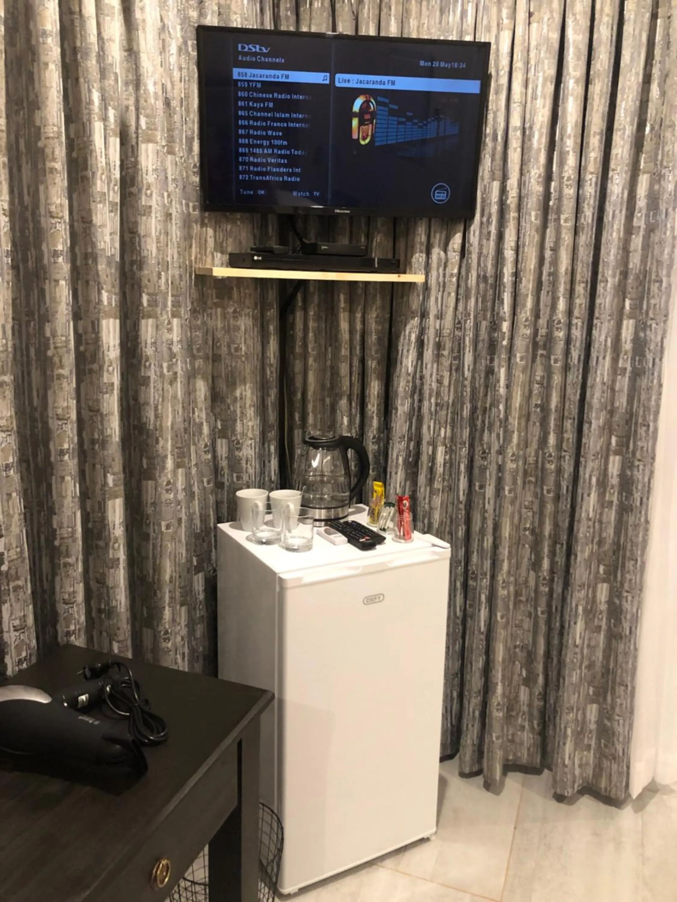 TV and multimedia in 6 On Acacia