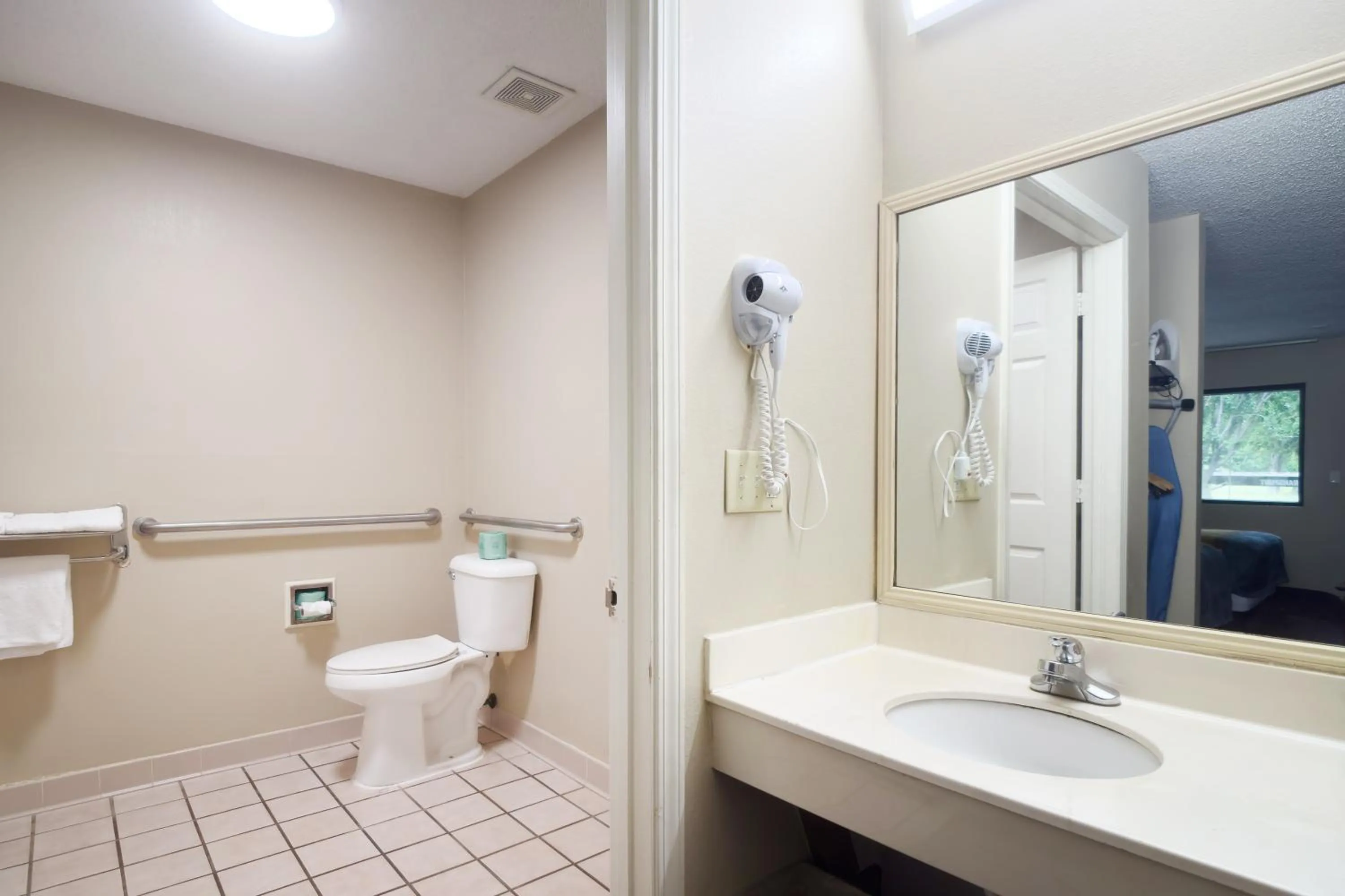 Bathroom in Deerfield Inn By Capital O Blytheville AR I55