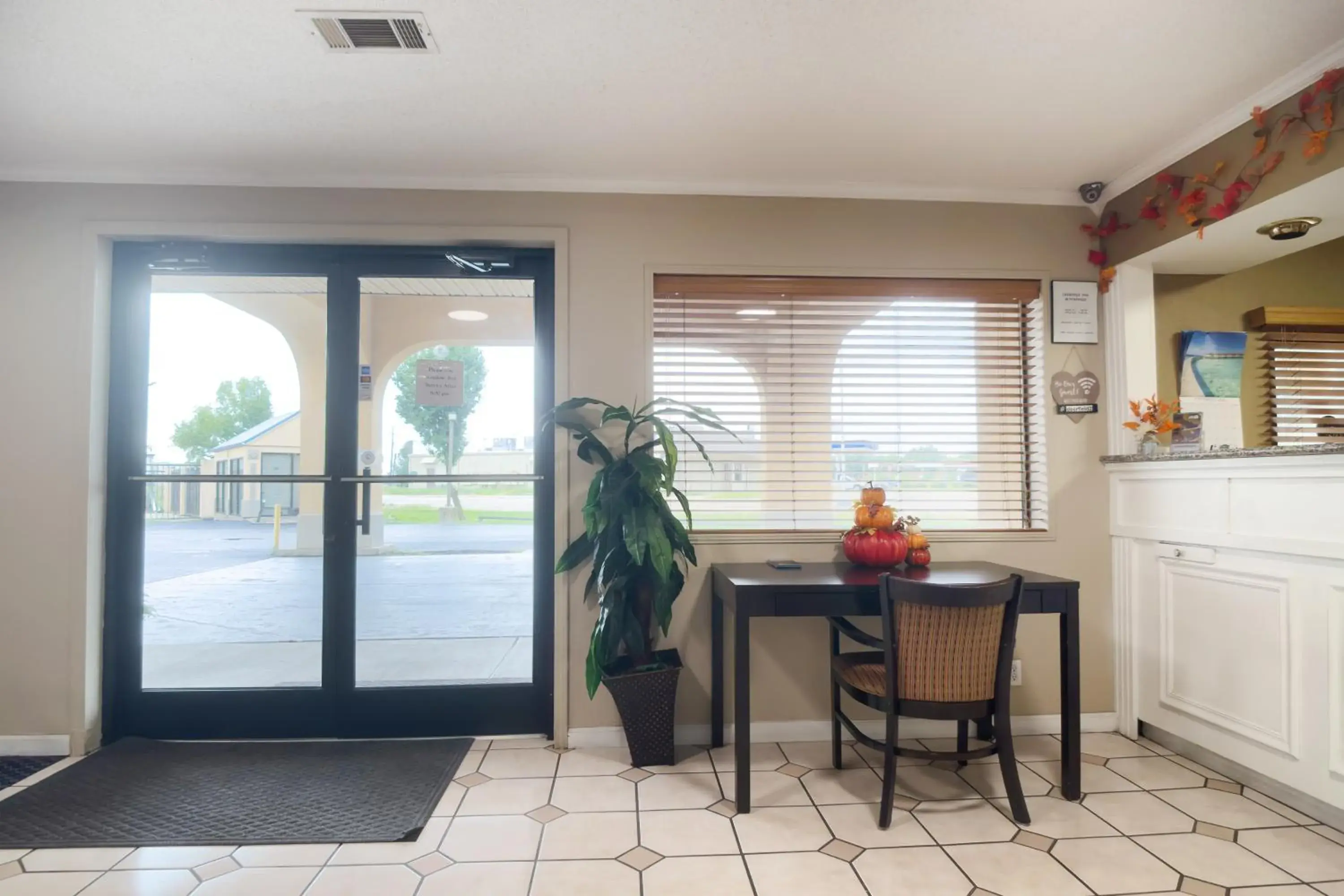 Lobby or reception in Deerfield Inn By Capital O Blytheville AR I55 Lobby or reception in Deerfield Inn By Capital O Blytheville AR I55