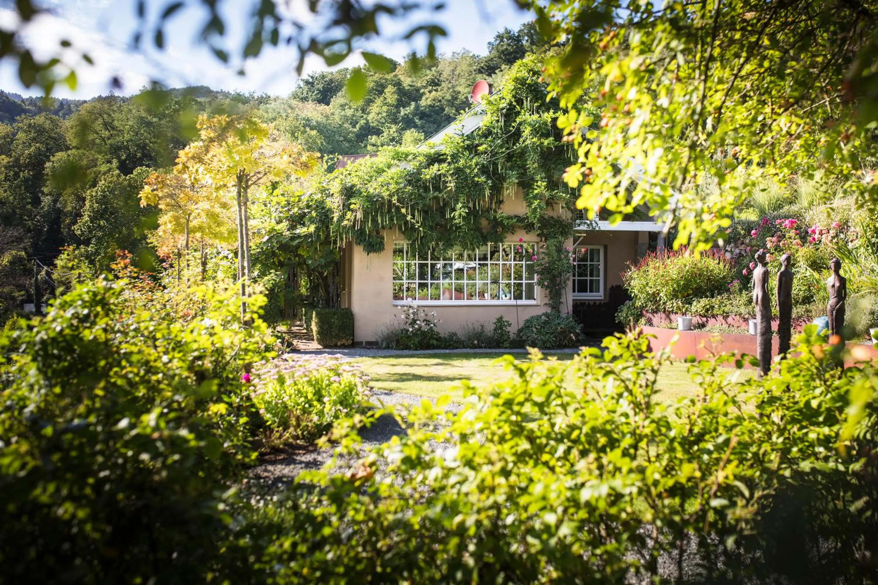 Property building in Le B Cottage & SPA Privé