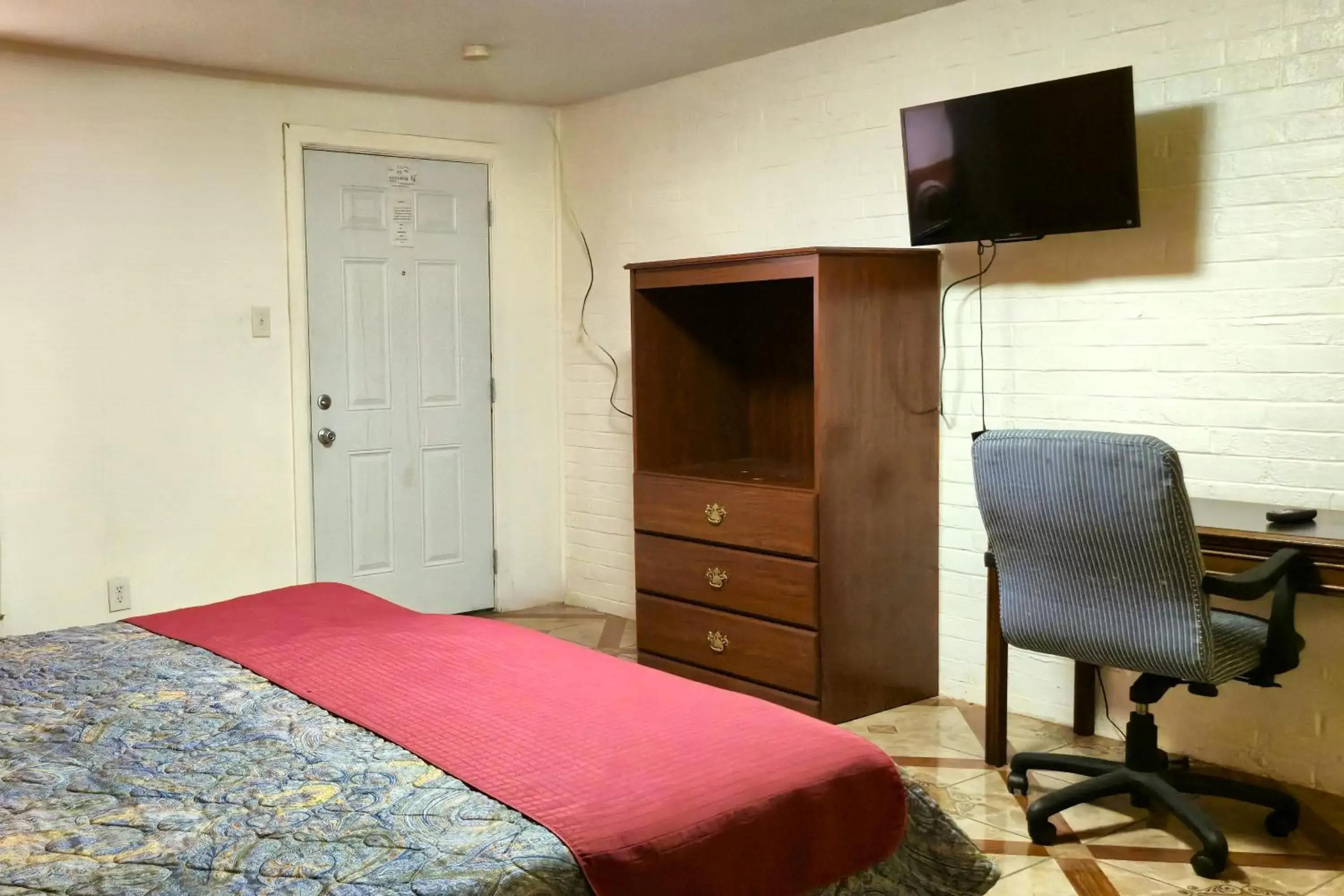 Bedroom, Bed in Way Side Inn by Hotel O Dallas near Fair Park Downtown Bedroom, Bed in Way Side Inn by Hotel O Dallas near Fair Park Downtown