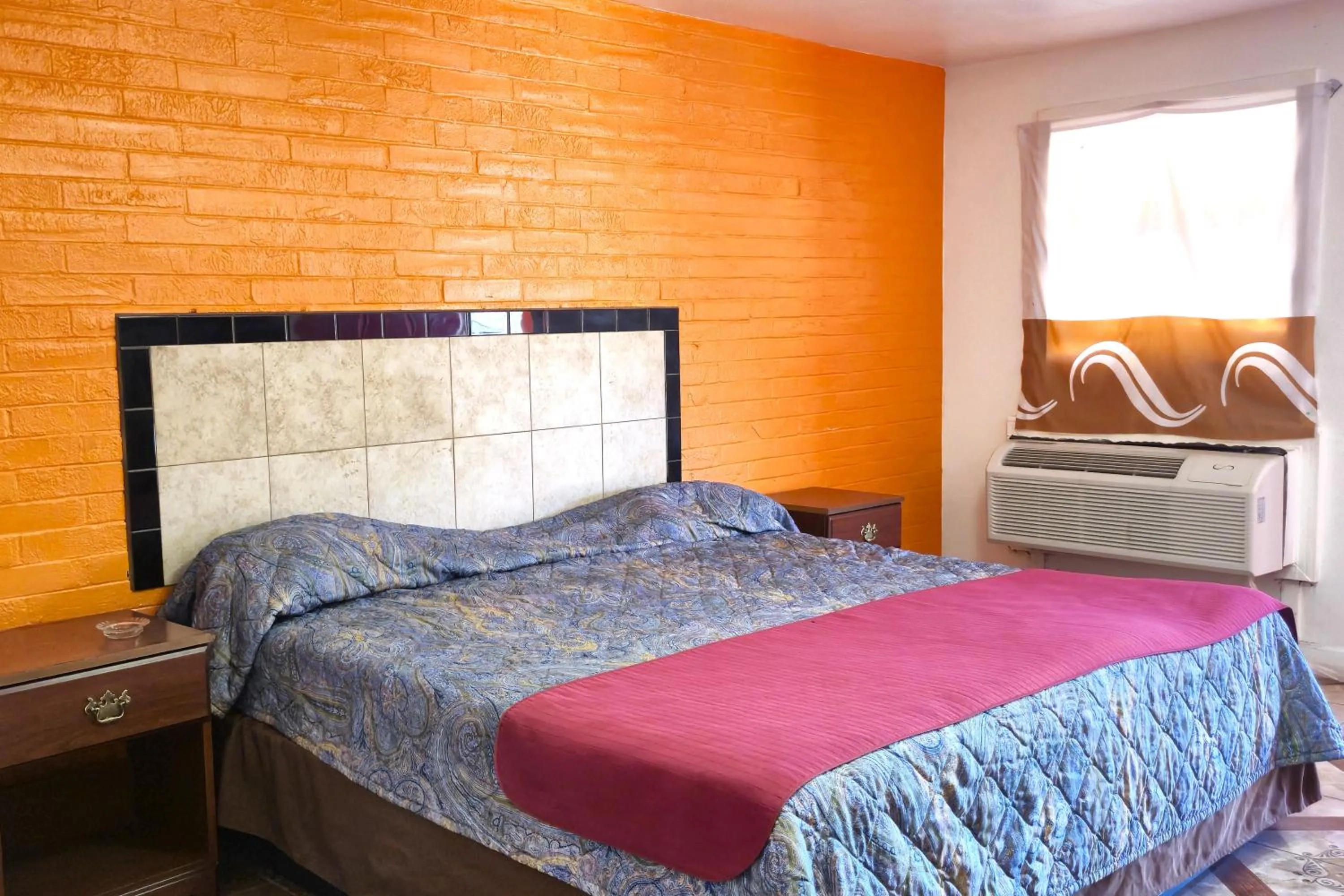 Bedroom, Bed in Way Side Inn by Hotel O Dallas near Fair Park Downtown