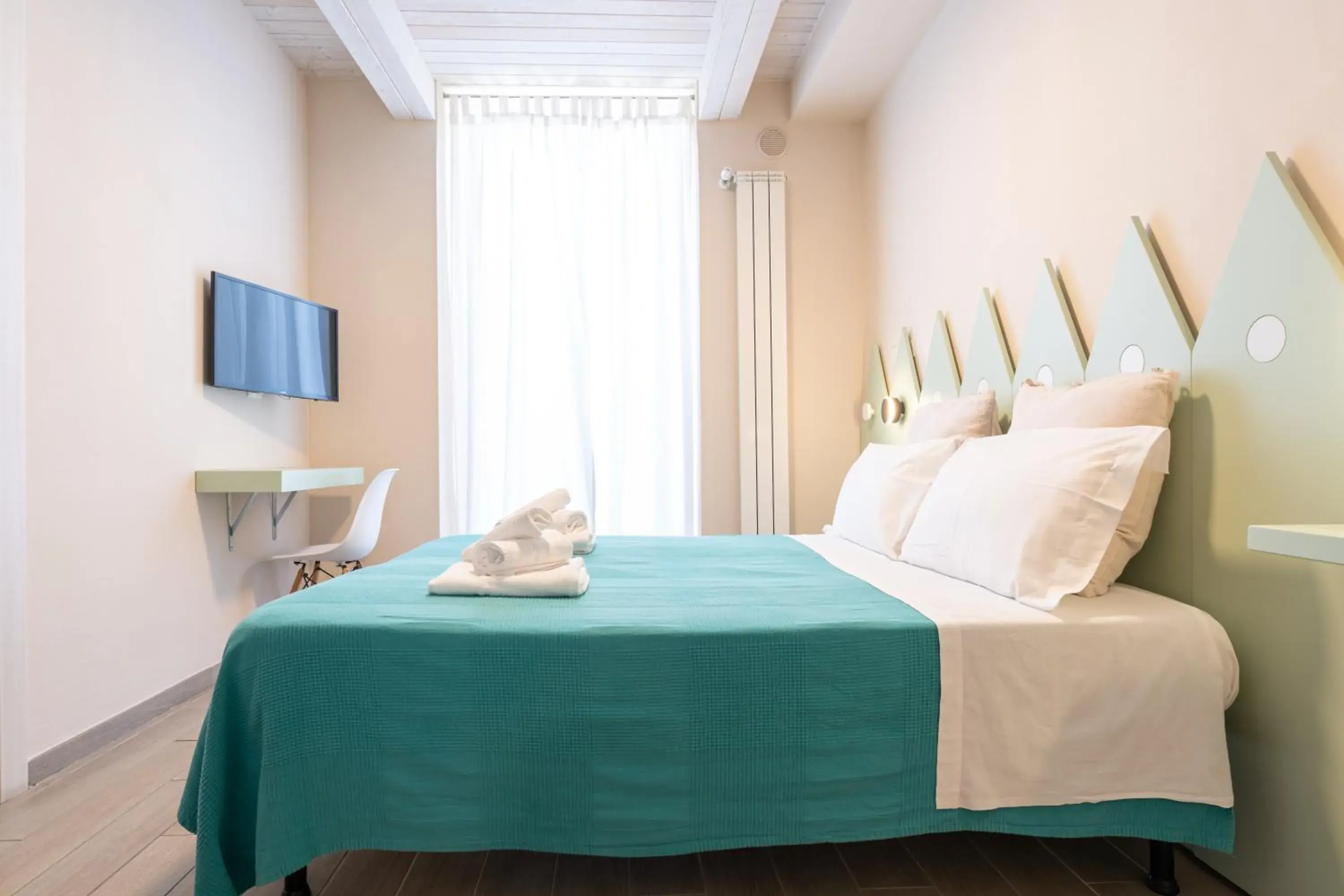 Double Room with Private Bathroom - single occupancy in Oceano Rooms Double Room with Private Bathroom - single occupancy in Oceano Rooms