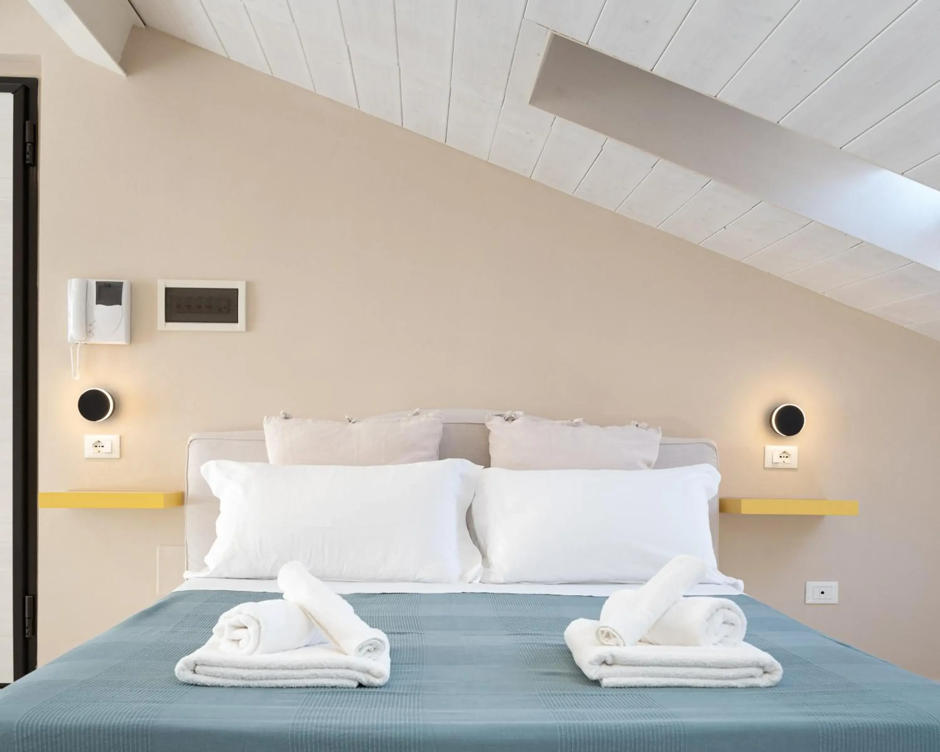 Suite - single occupancy in Oceano Rooms Suite - single occupancy in Oceano Rooms