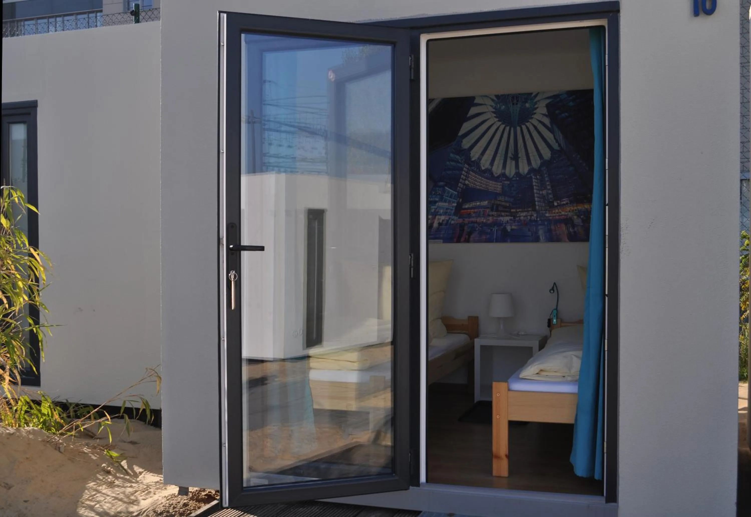 Photo of the whole room in CLUB Lodges Berlin Mitte