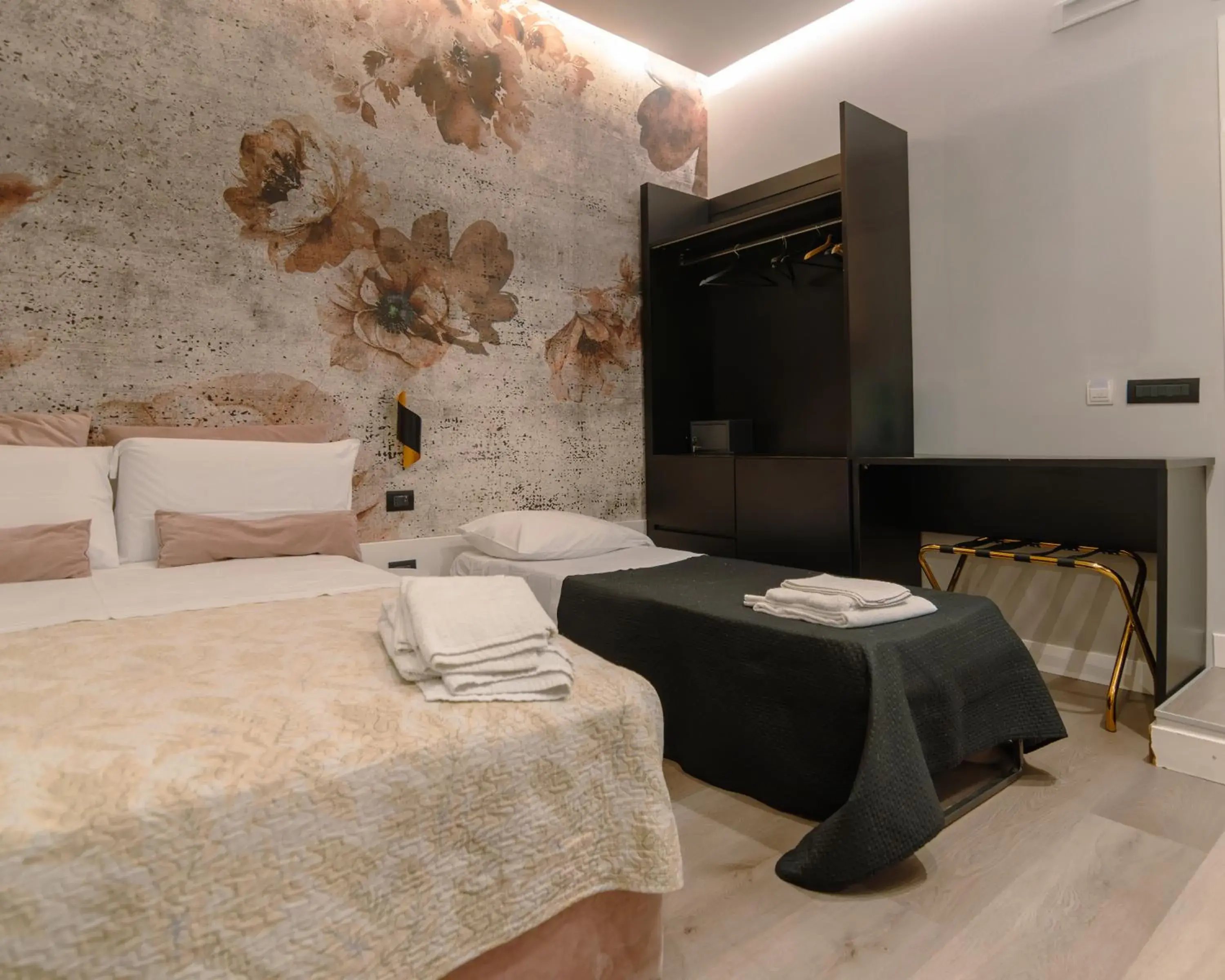 Bed in VESUVIANUS Rooms and More Bed in VESUVIANUS Rooms and More