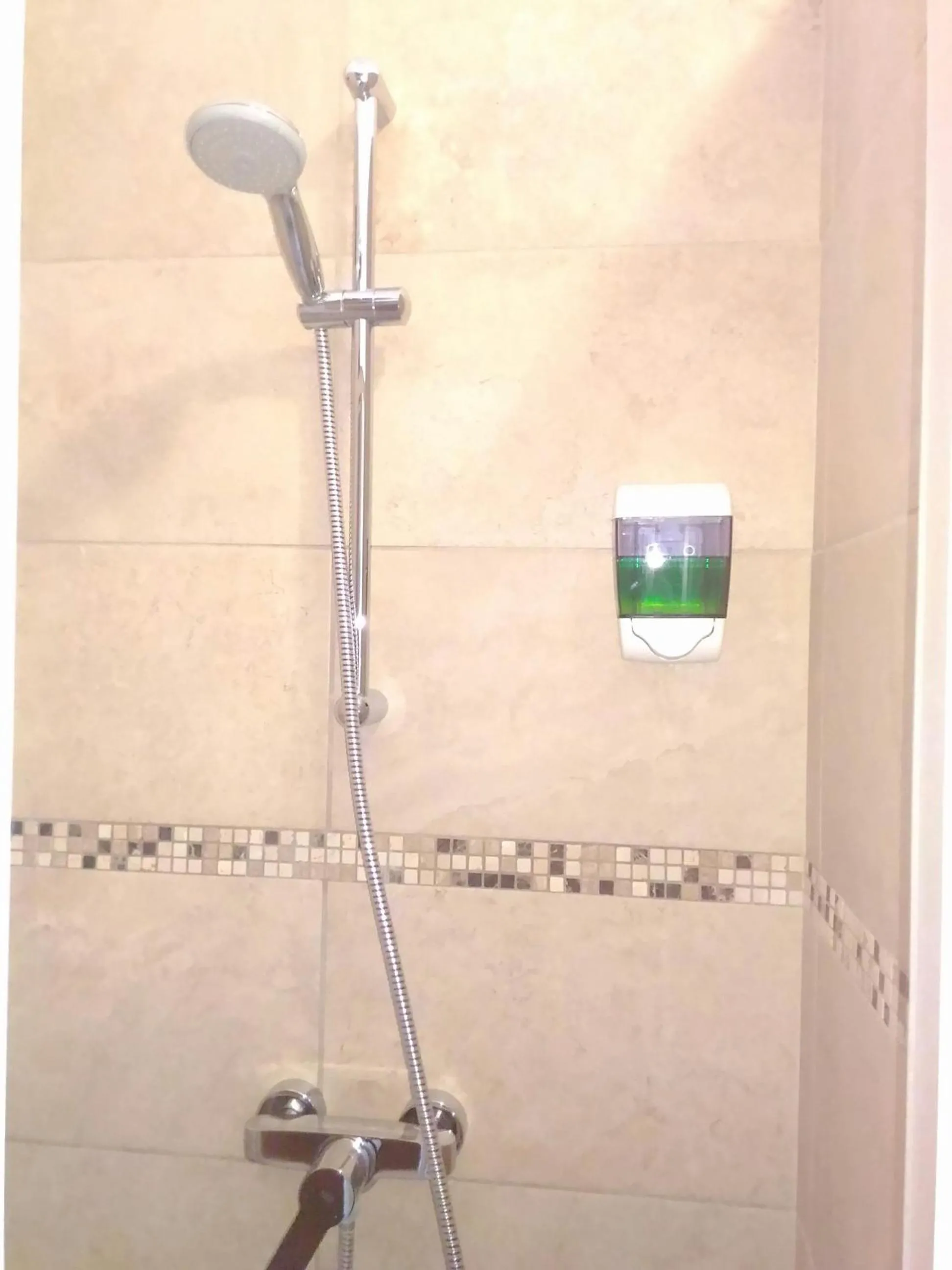 Shower in Maura appartamenti
