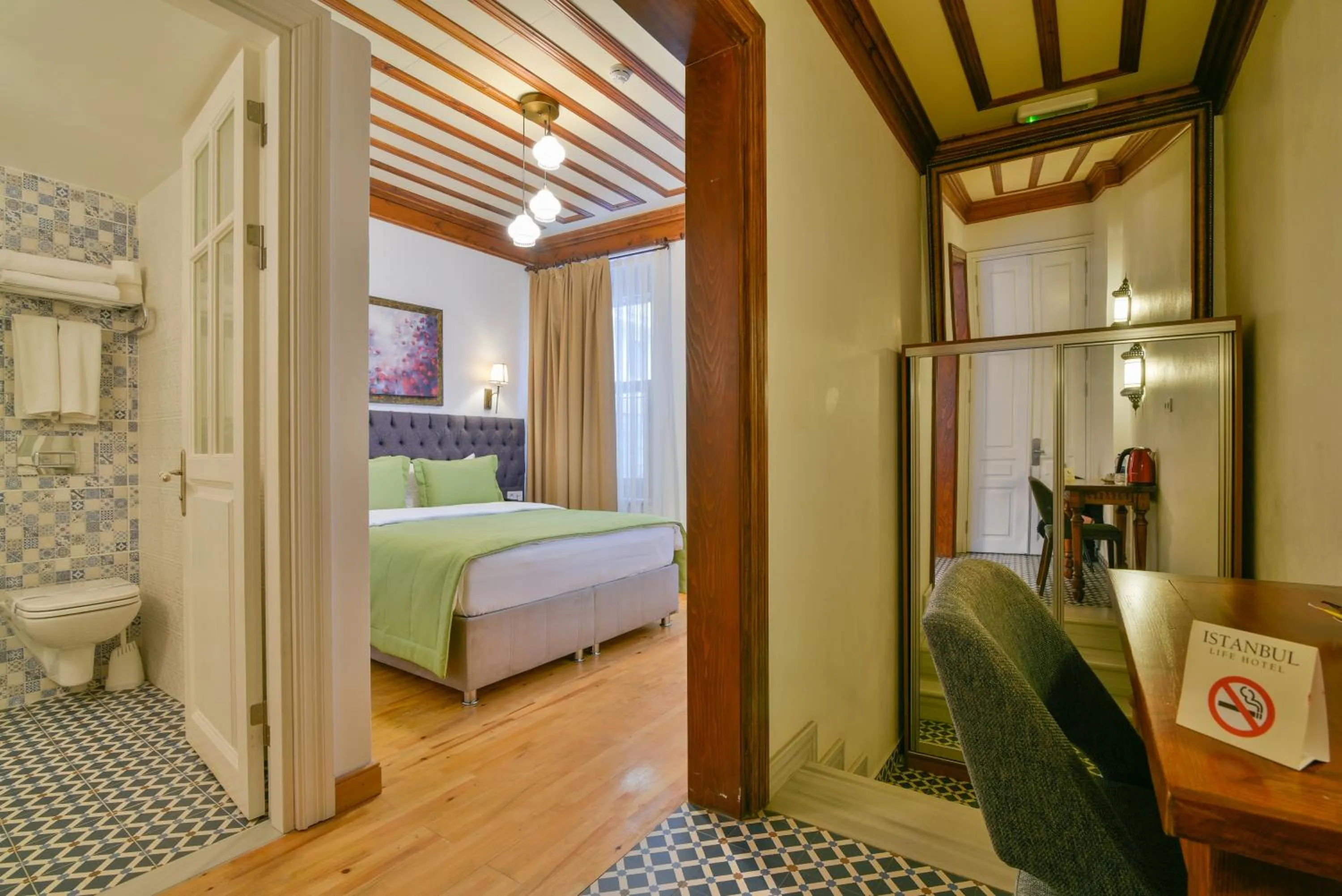 Photo of the whole room, Bed in Istanbul Life Hotel