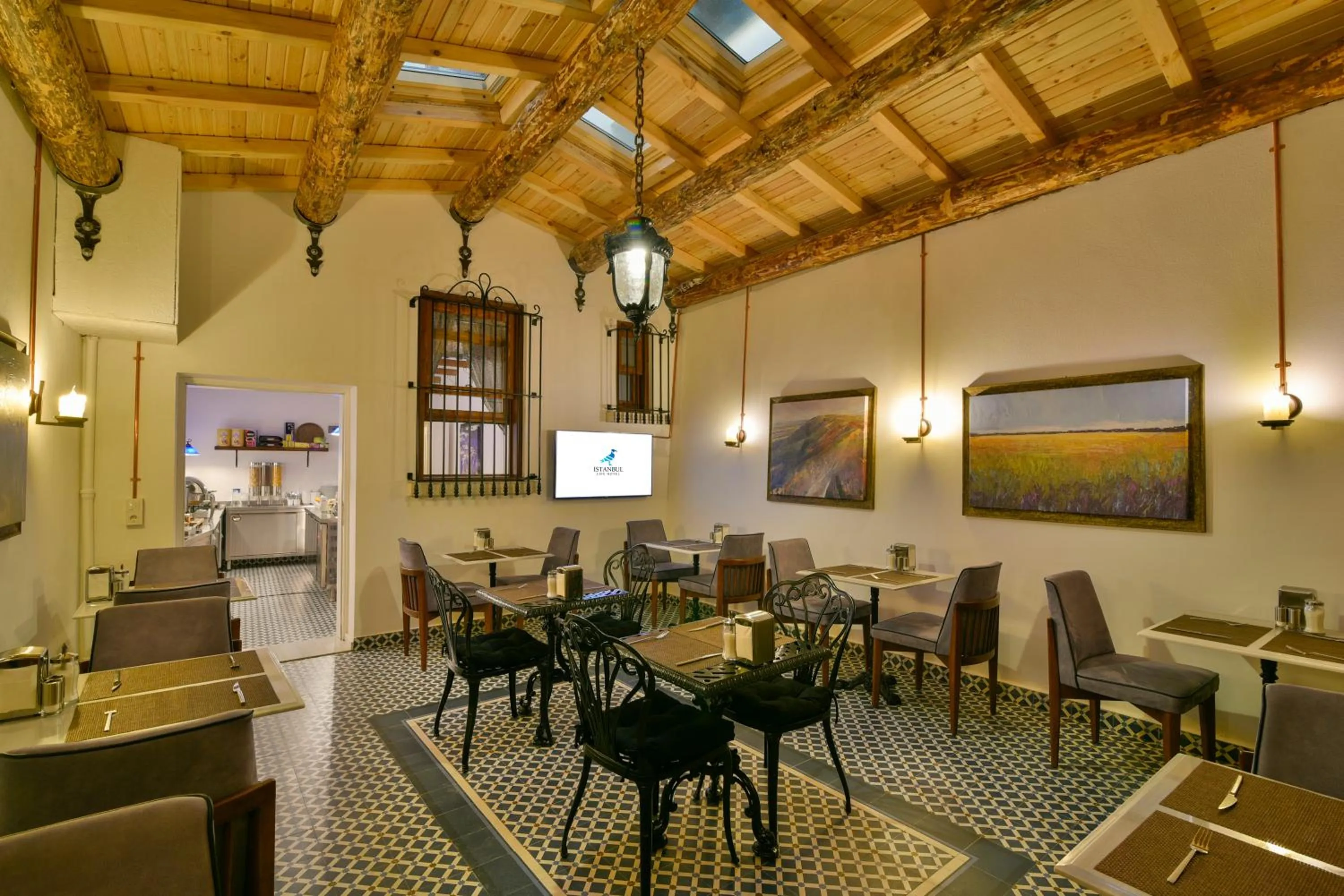 Restaurant/places to eat in Istanbul Life Hotel