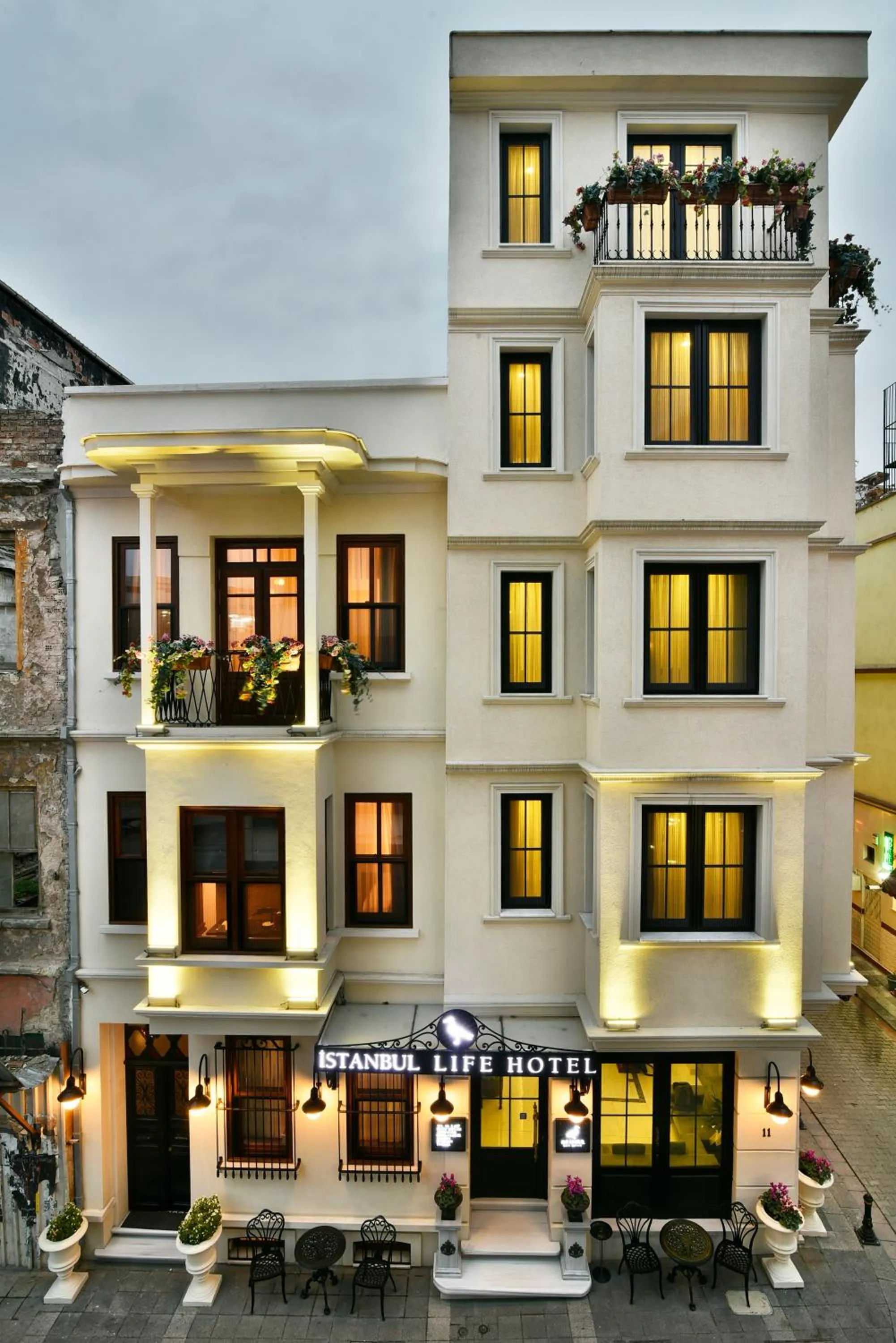 Facade/entrance in Istanbul Life Hotel