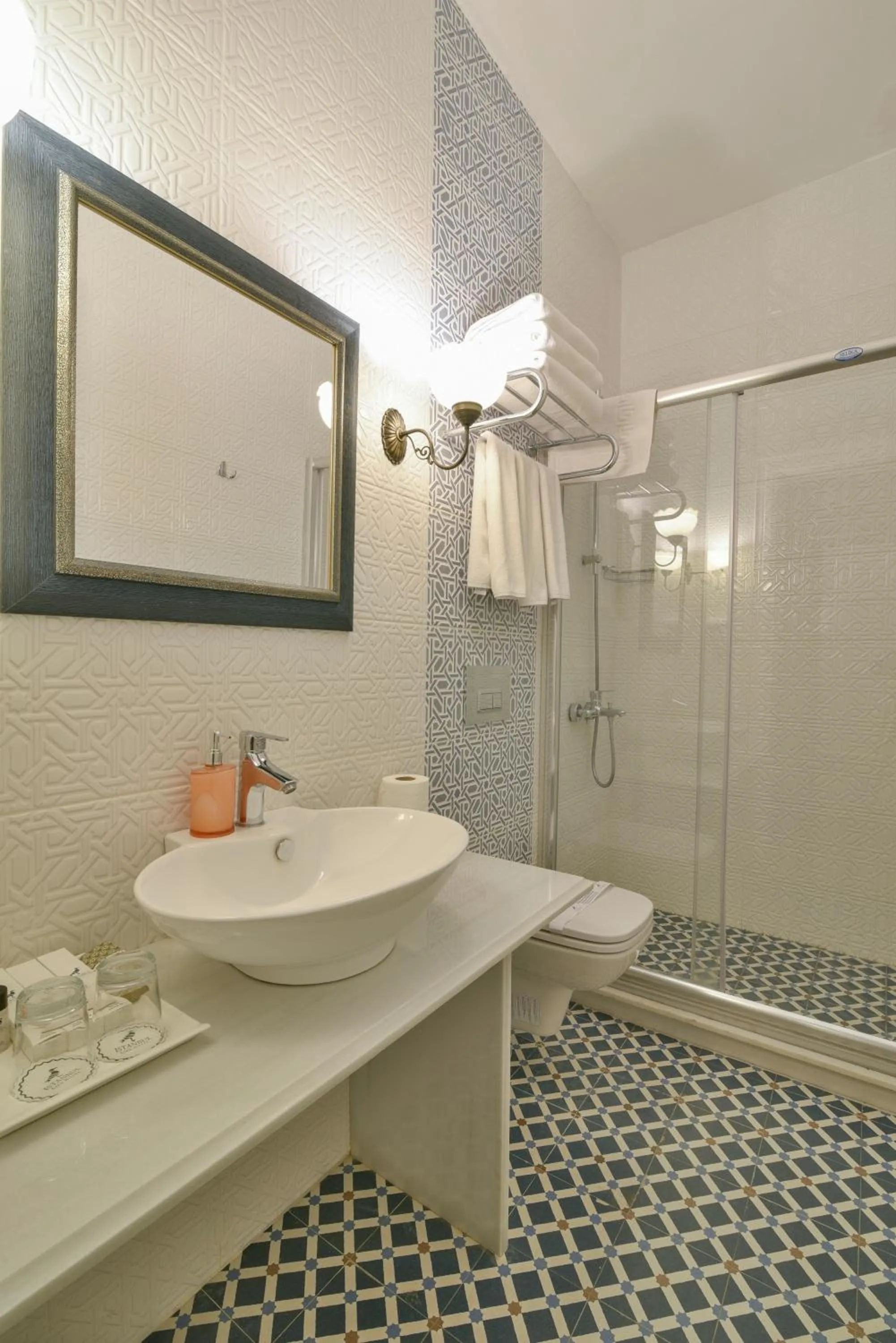Bathroom in Istanbul Life Hotel