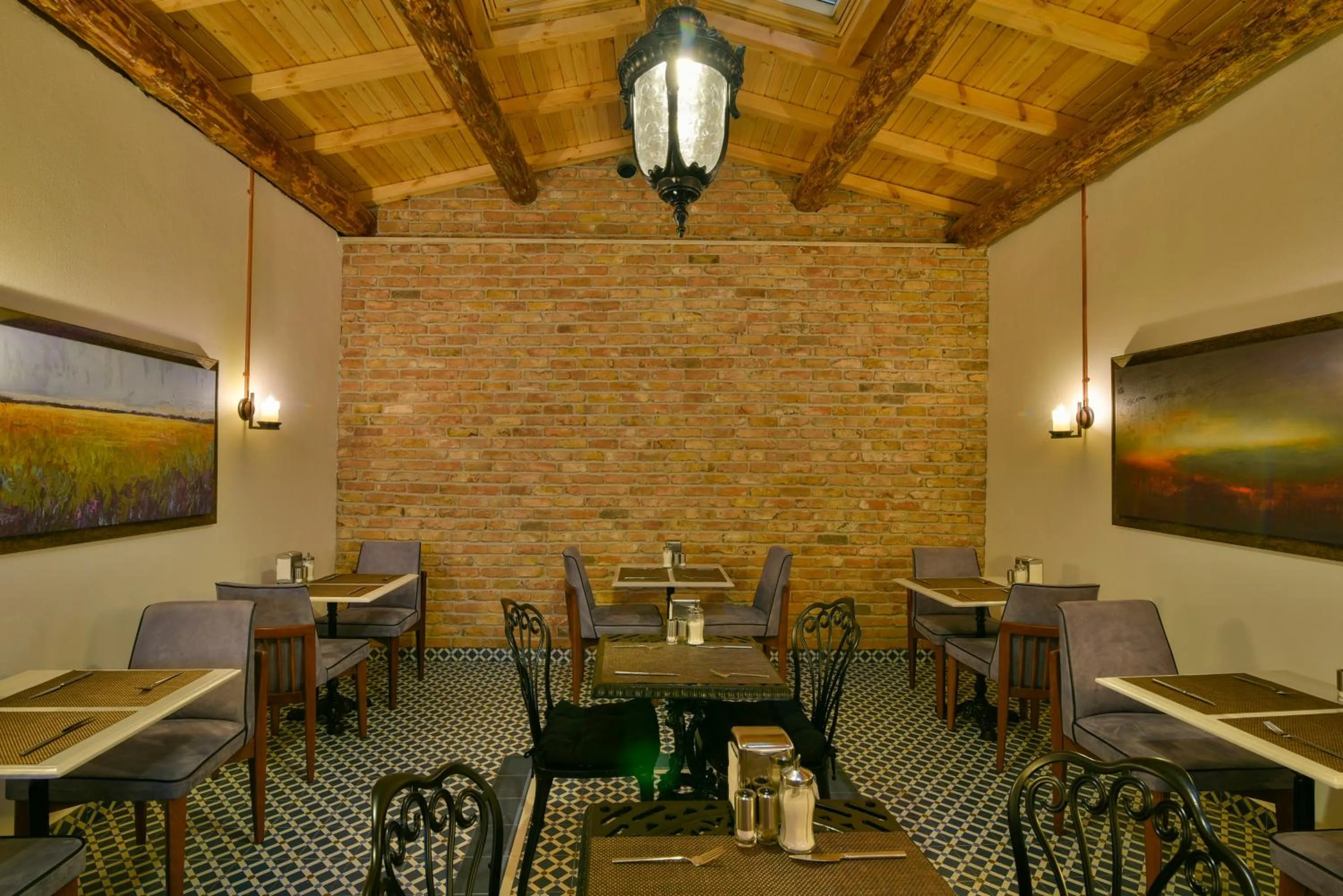 Restaurant/places to eat in Istanbul Life Hotel