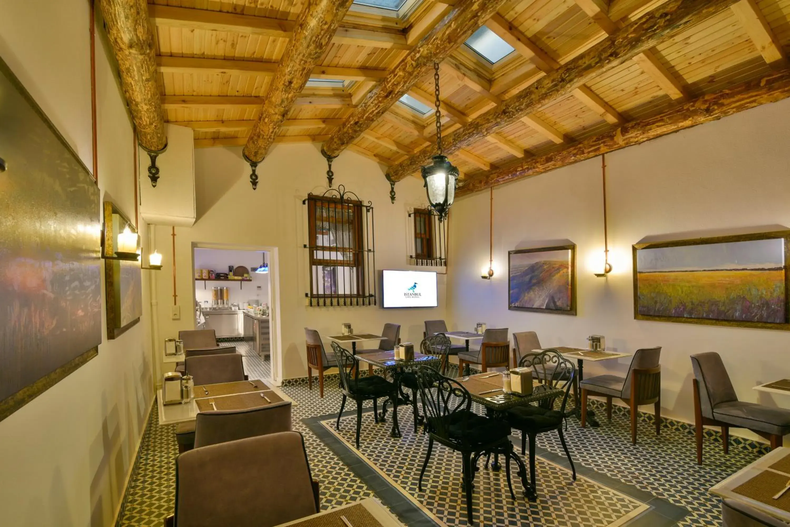 Restaurant/places to eat in Istanbul Life Hotel Restaurant/places to eat in Istanbul Life Hotel