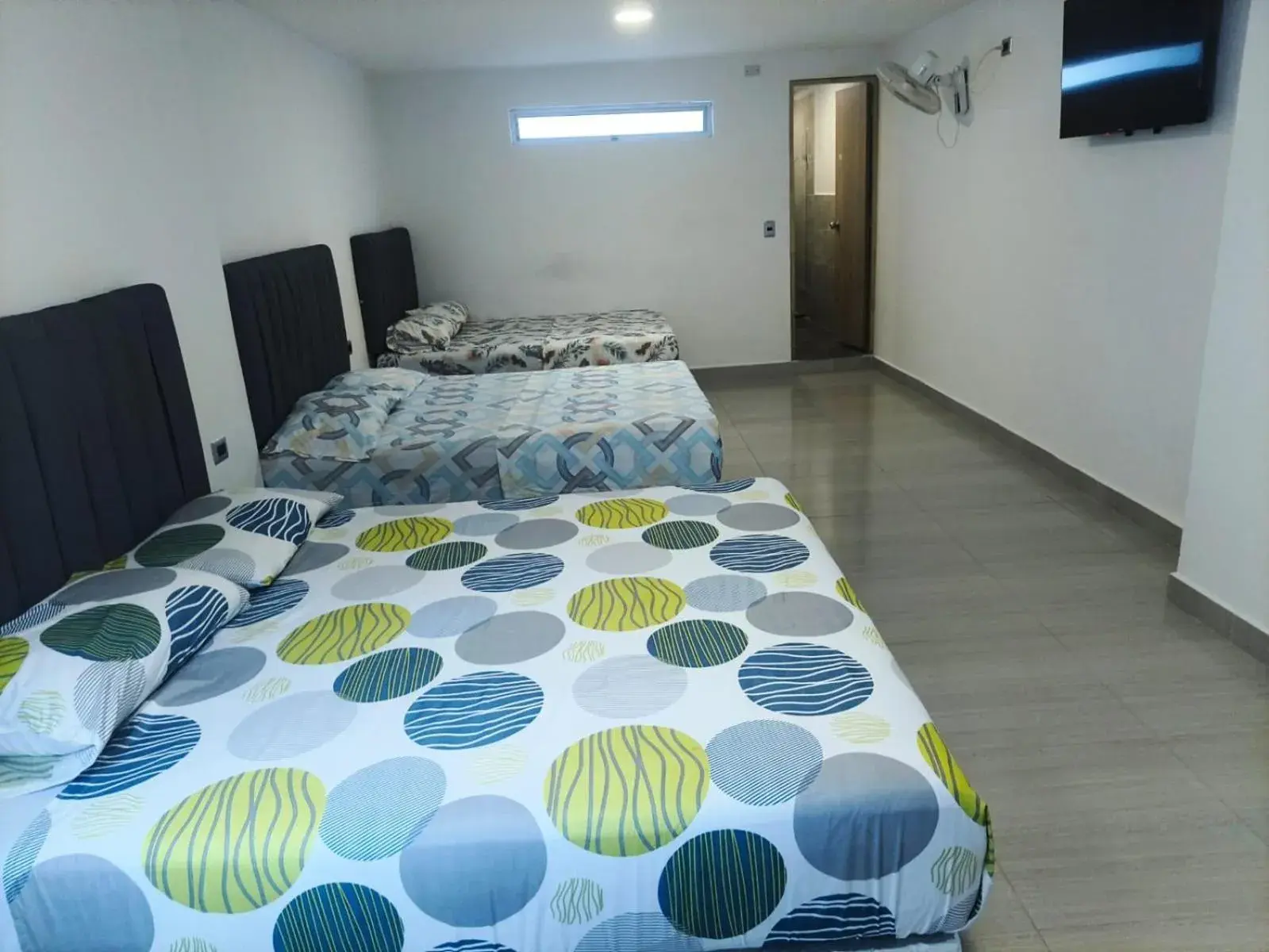 Comfort Triple Room with Shower in Hotel Casa Girardot Medellin Comfort Triple Room with Shower in Hotel Casa Girardot Medellin