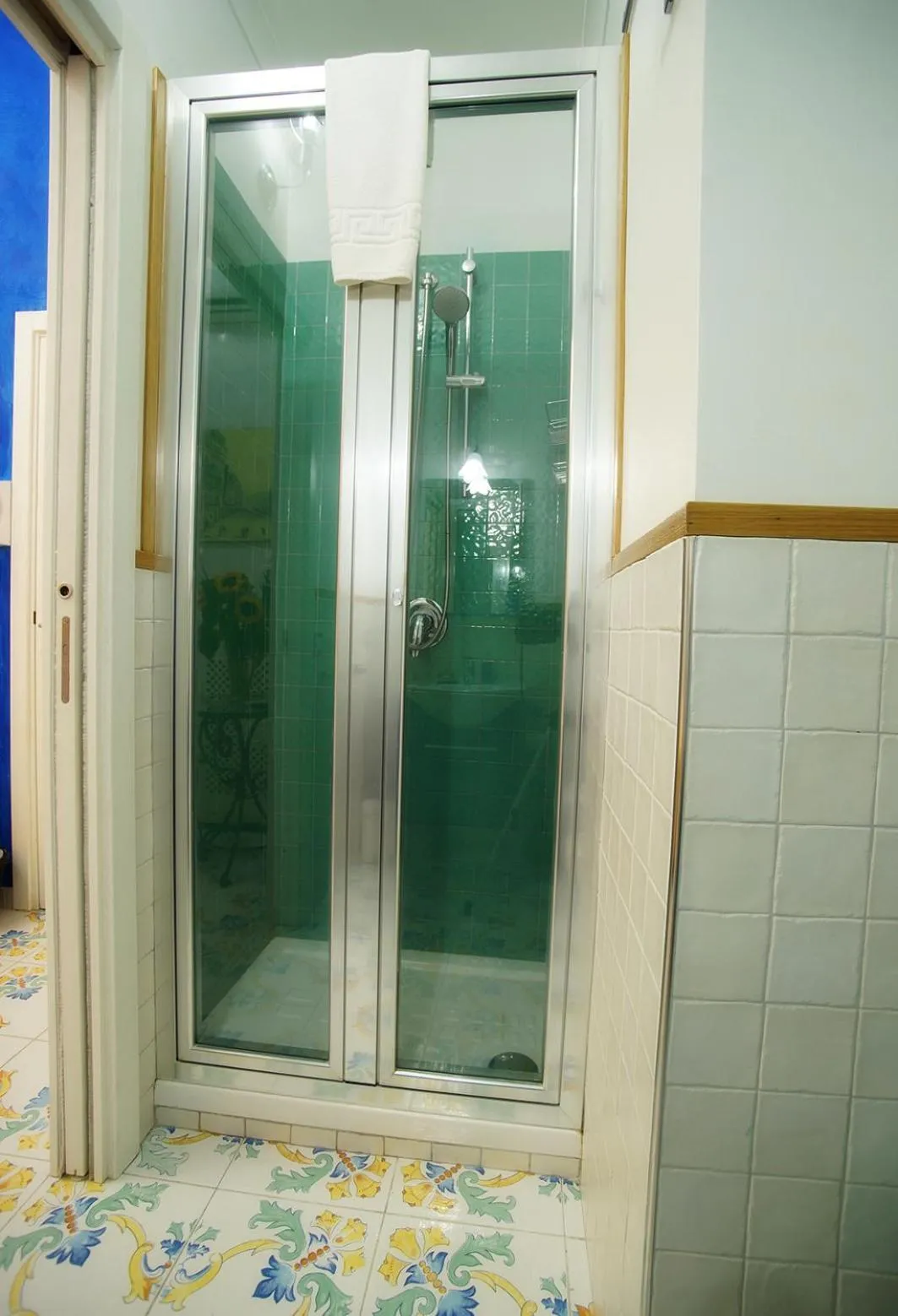 Bathroom in Le Vie Di Napoli B&B