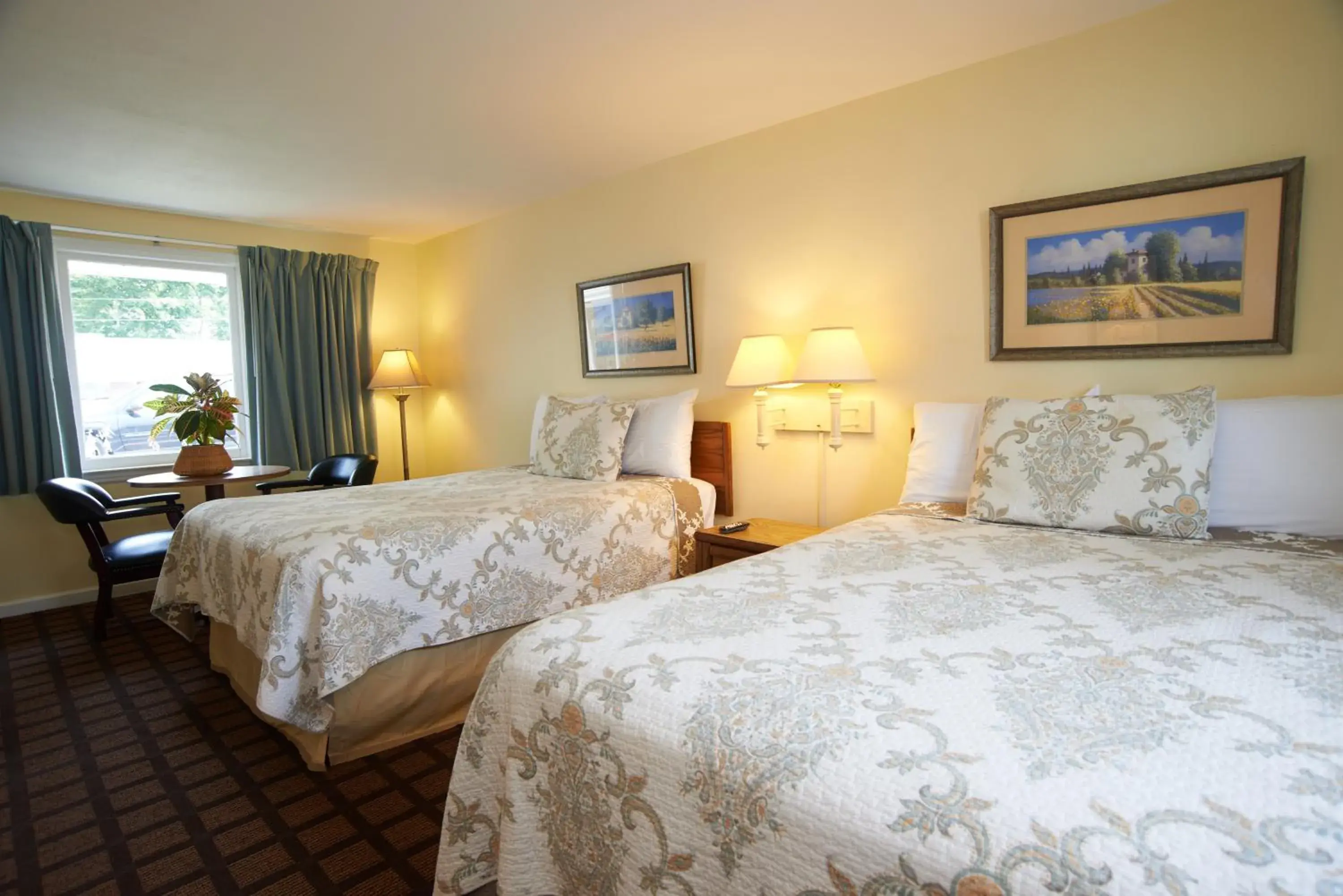 Deluxe Double Room with Bath in Clinton Motel Deluxe Double Room with Bath in Clinton Motel