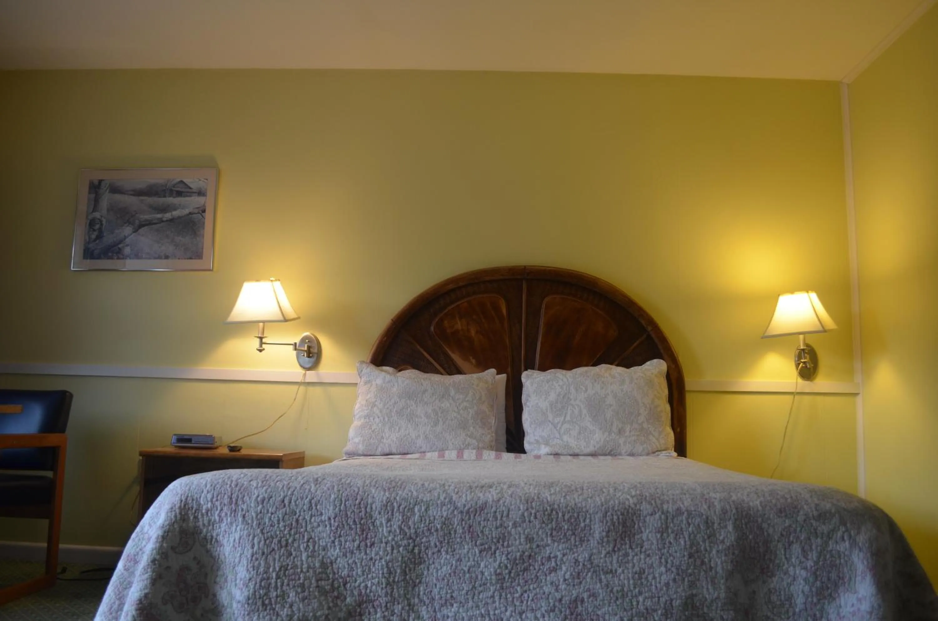 Bed in Clinton Motel