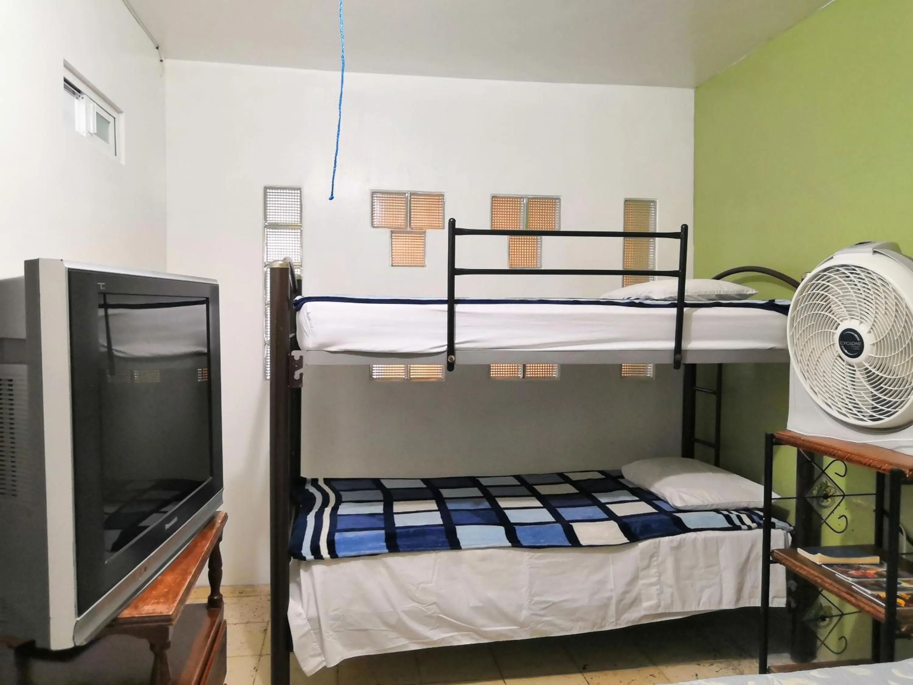 Photo of the whole room, Bed in Hostal Maple