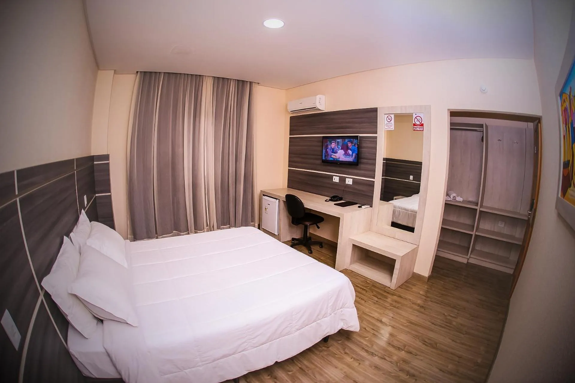 Bed in Garda Hotel