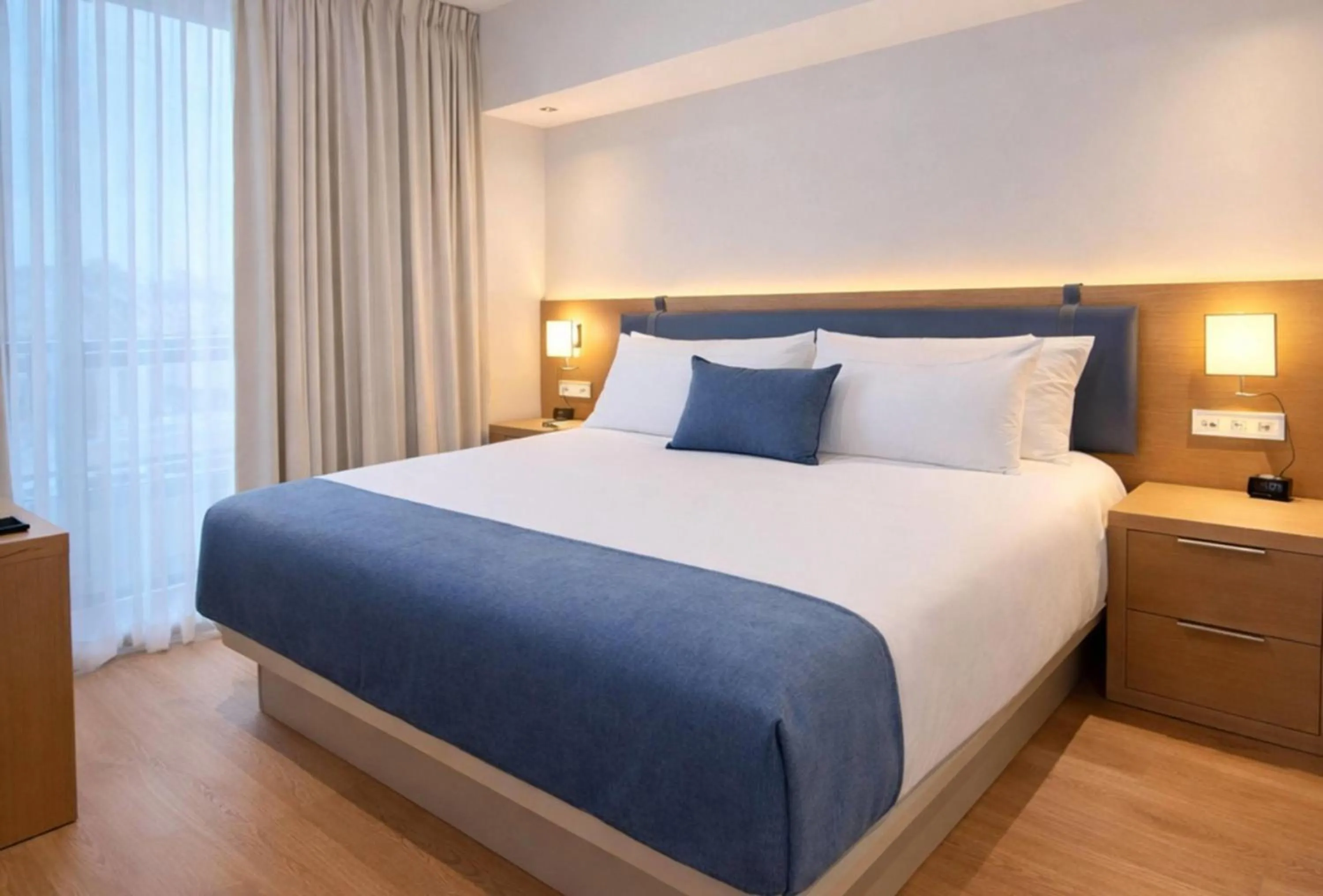 Photo of the whole room, Bed in Dolce by Wyndham Miami Beach