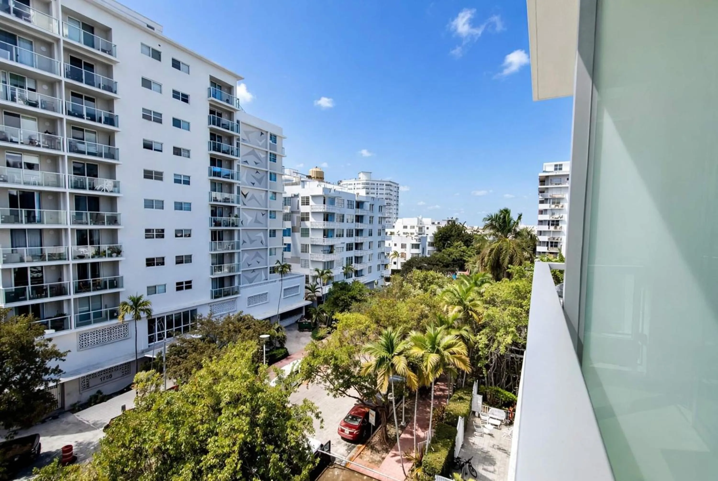 Bedroom in Dolce by Wyndham Miami Beach