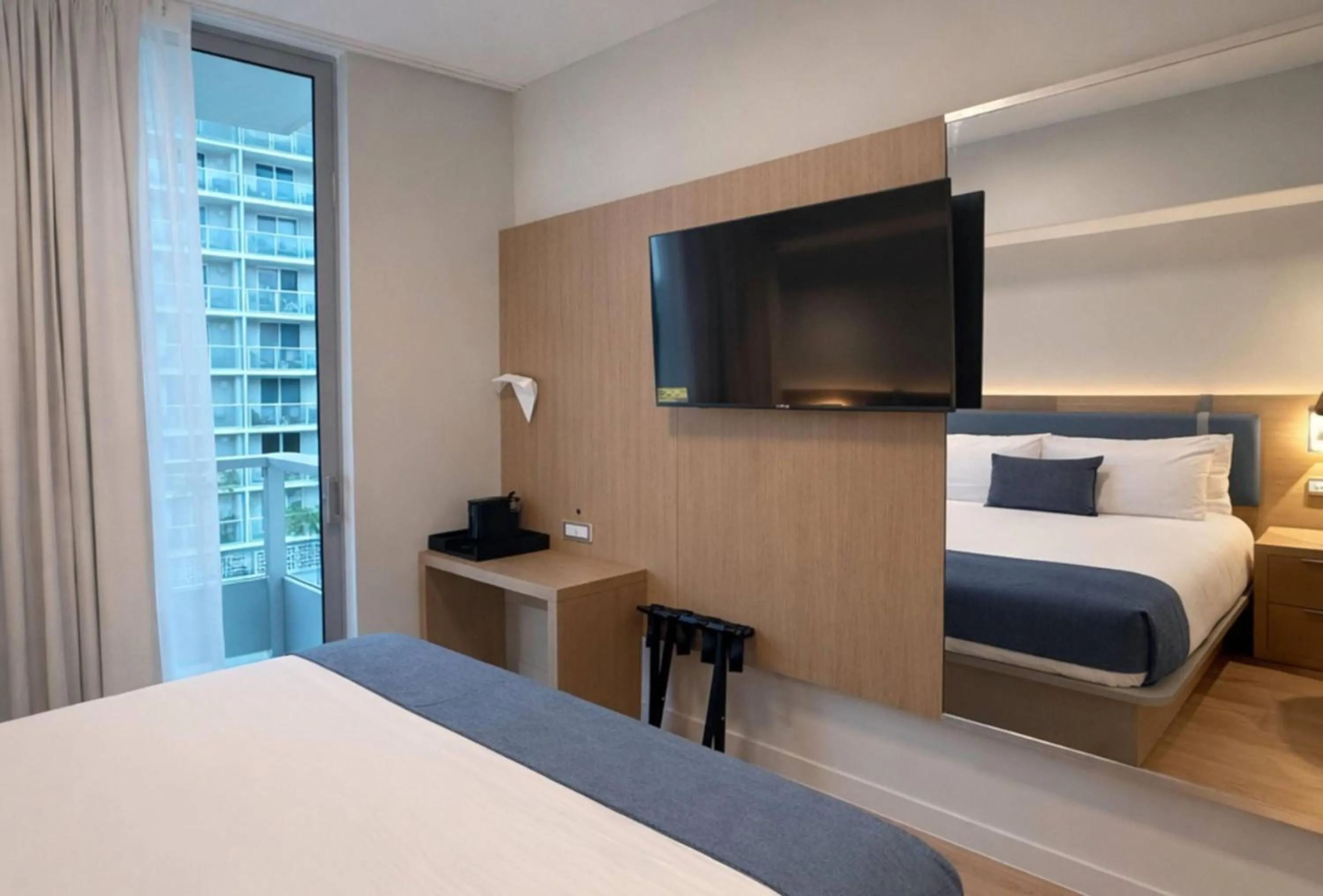 Photo of the whole room, Bed in Dolce by Wyndham Miami Beach