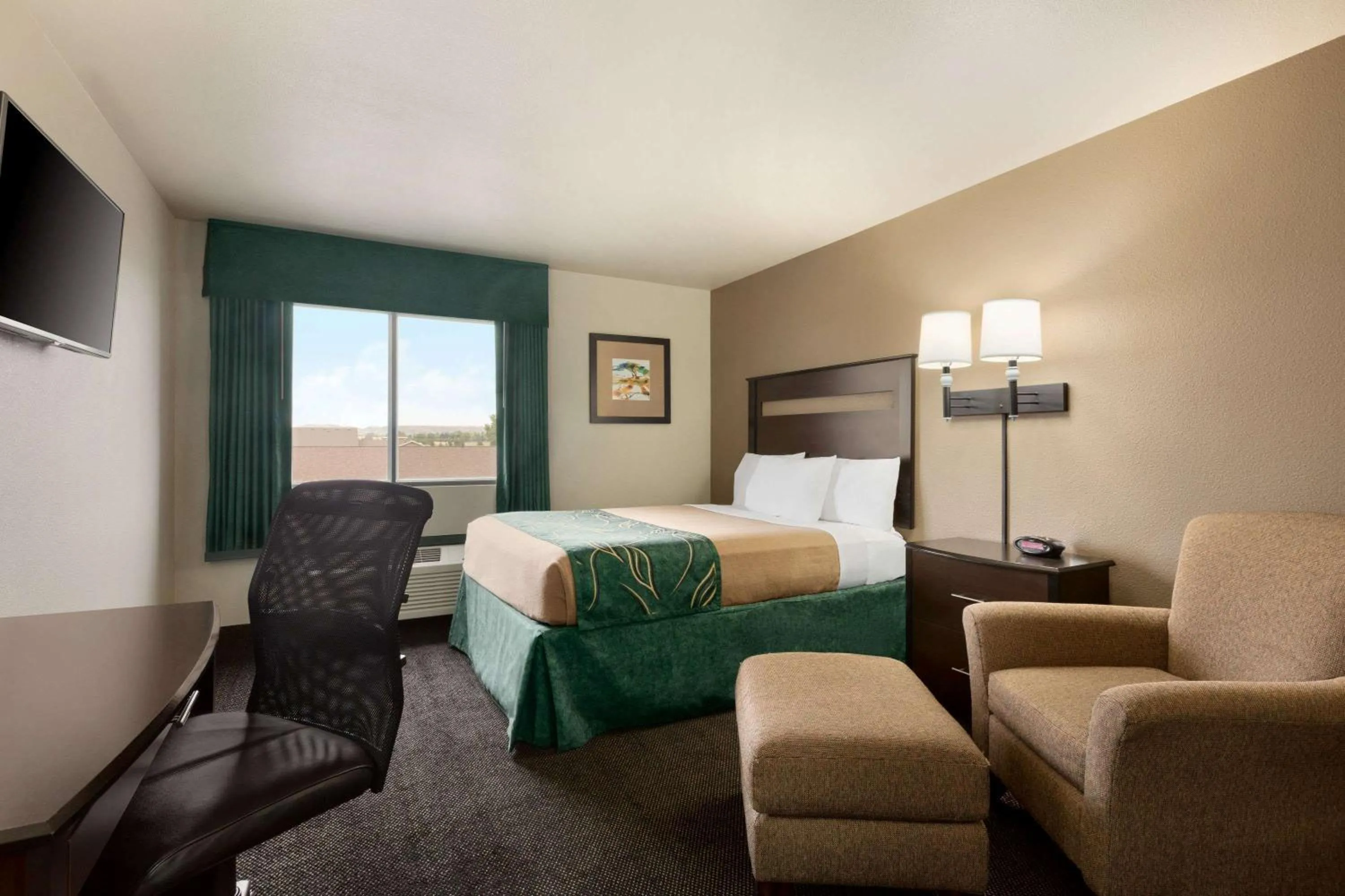 Photo of the whole room, Bed in Baymont by Wyndham Glendive
