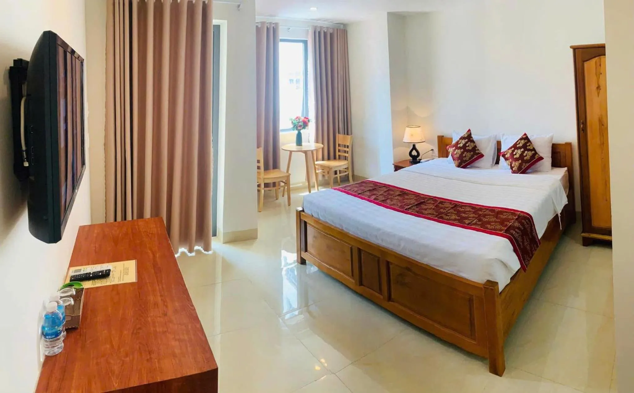Bed in Happy Beach Hotel