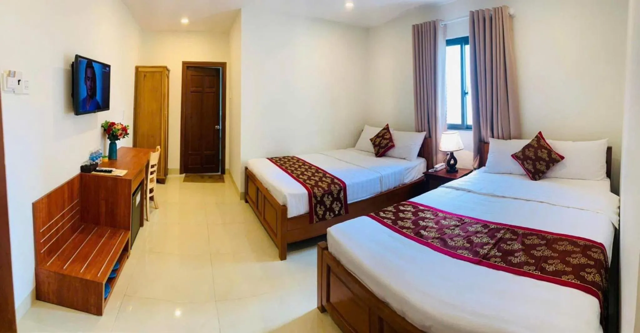 Bed in Happy Beach Hotel