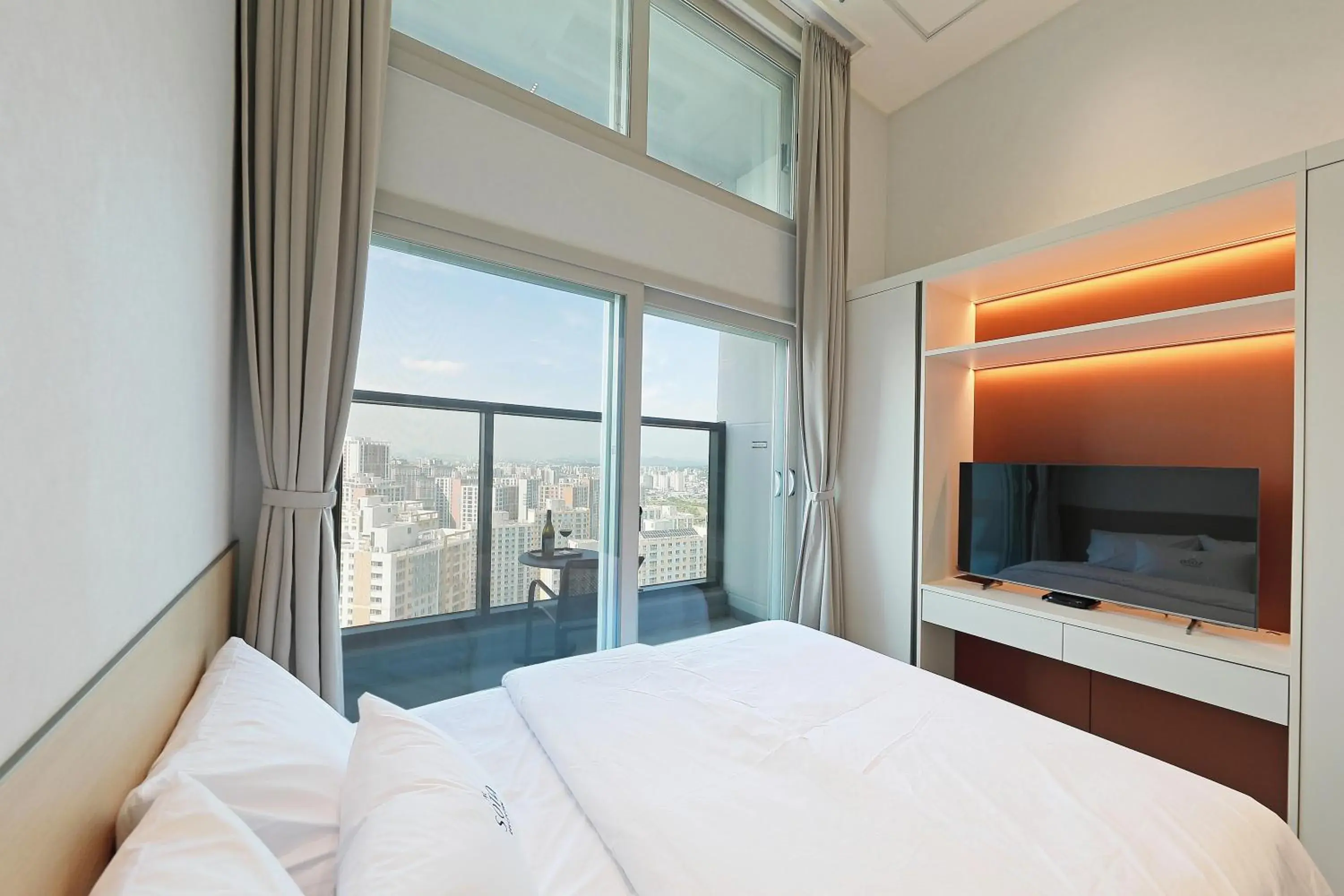 Property building, Bed in Sota Suite Pyeongtaek Godeok branch Property building, Bed in Sota Suite Pyeongtaek Godeok branch