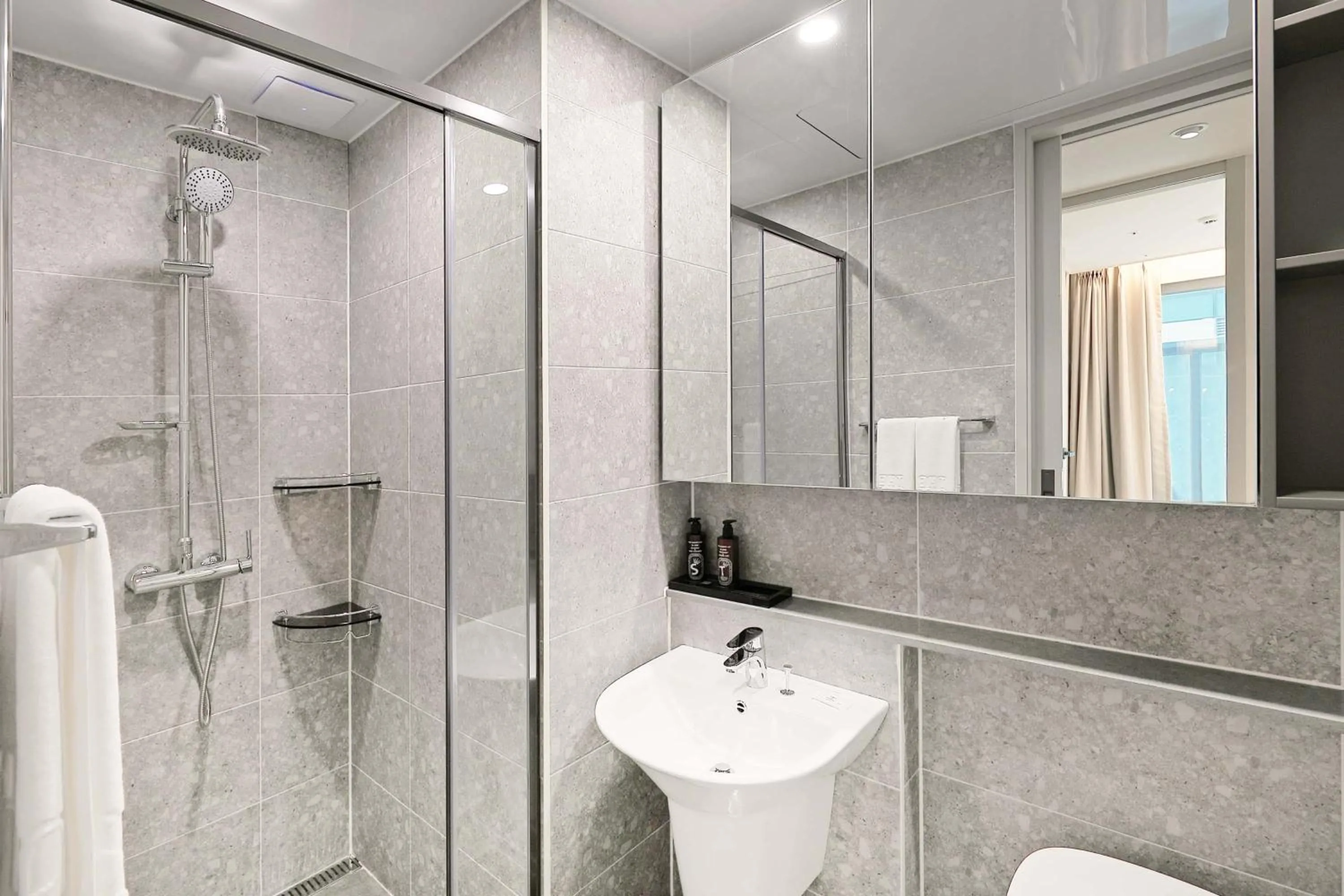 Toilet in Sota Suite Pyeongtaek Godeok branch