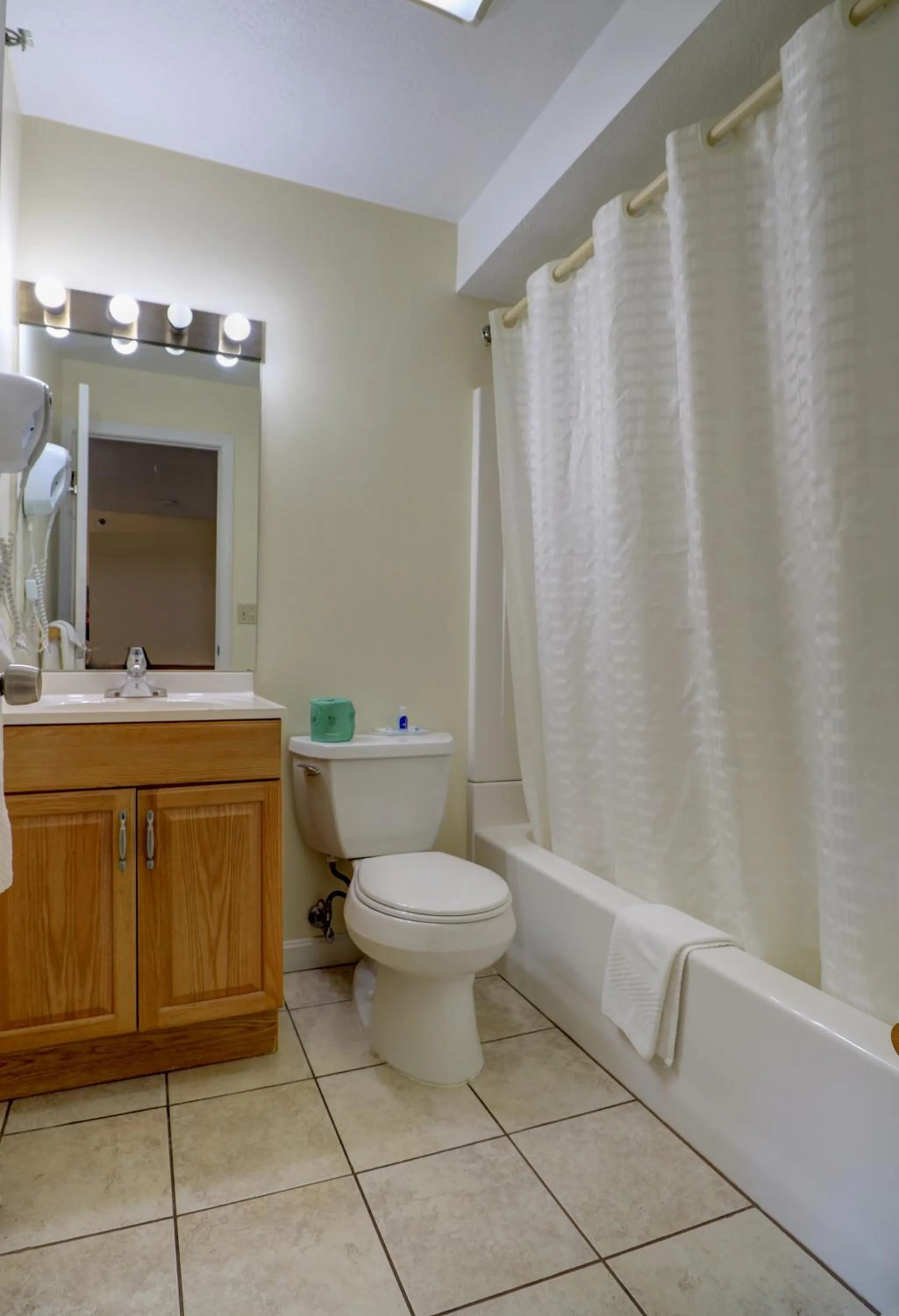 Brookside Inn & Cottages