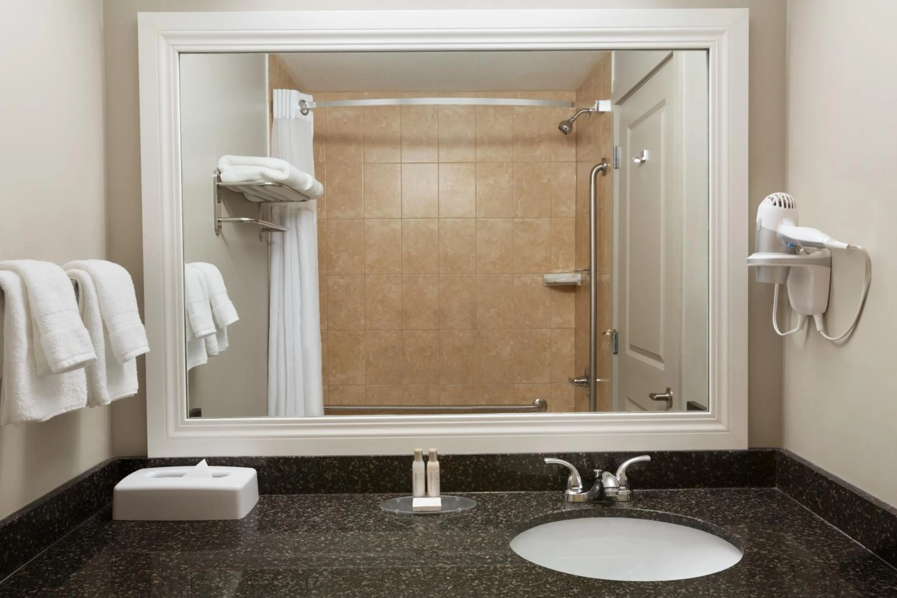 Bathroom in Travelodge by Wyndham Kindersley