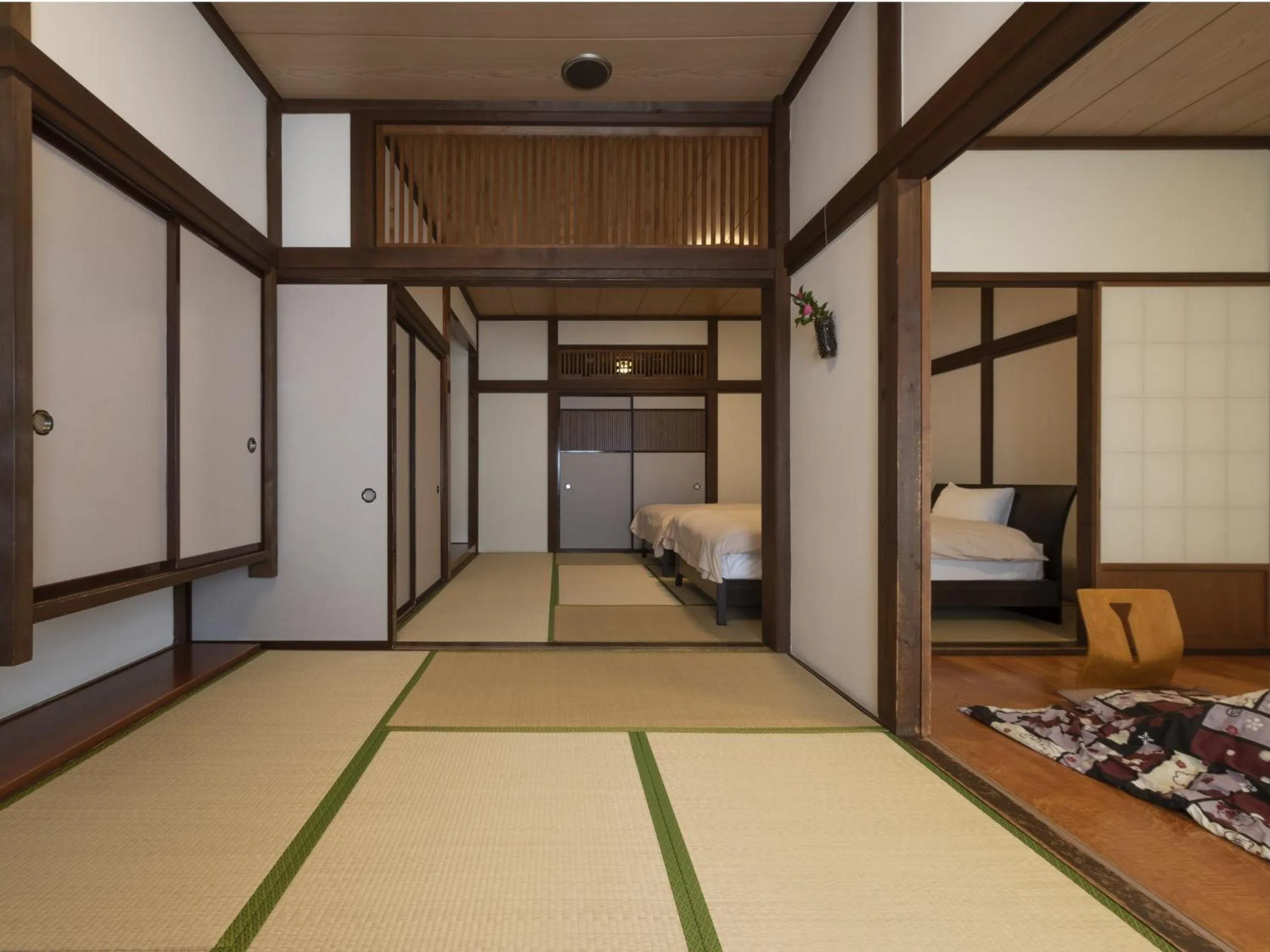 Photo of the whole room, Bed in Shojuen