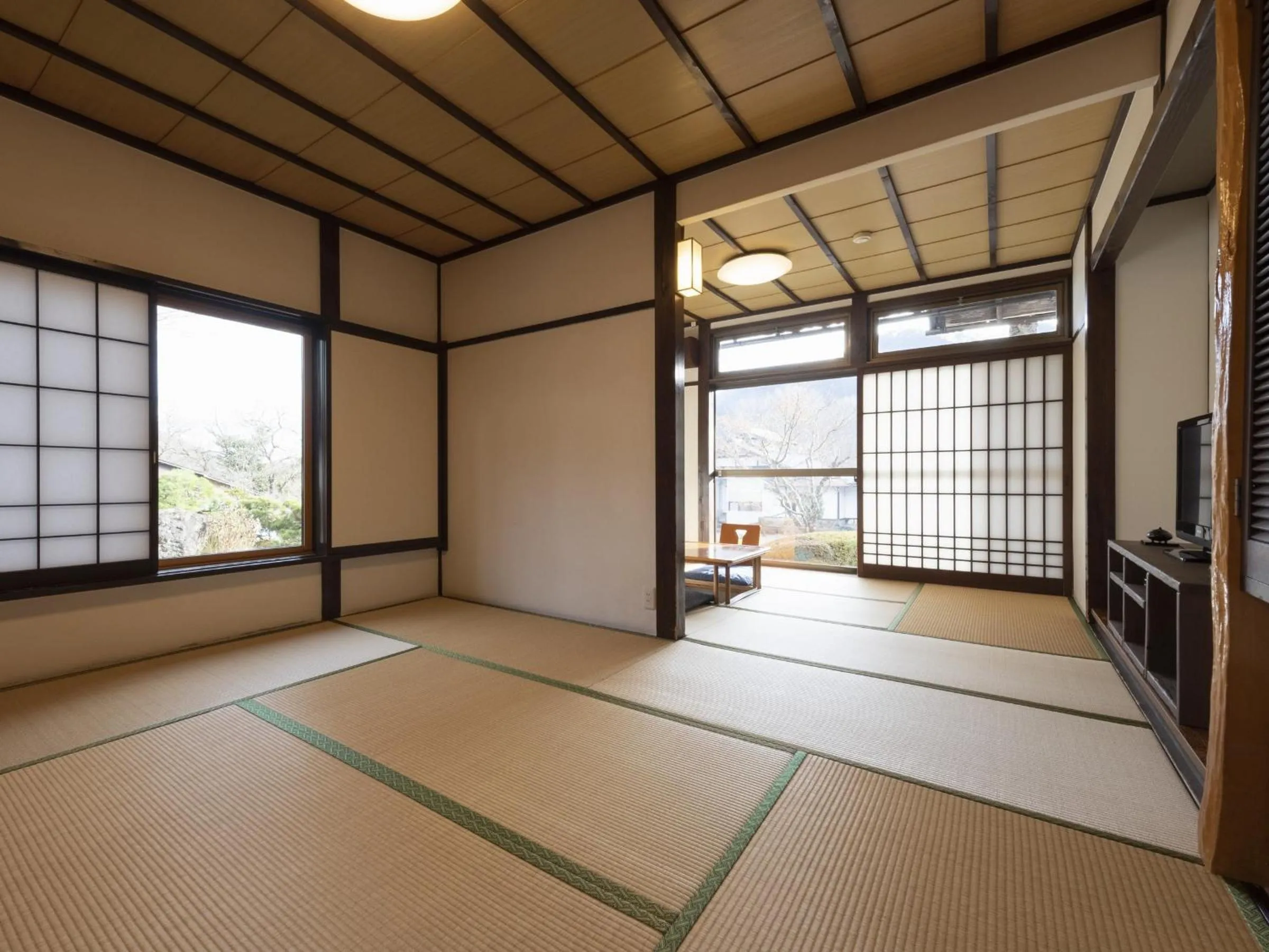 Photo of the whole room in Shojuen