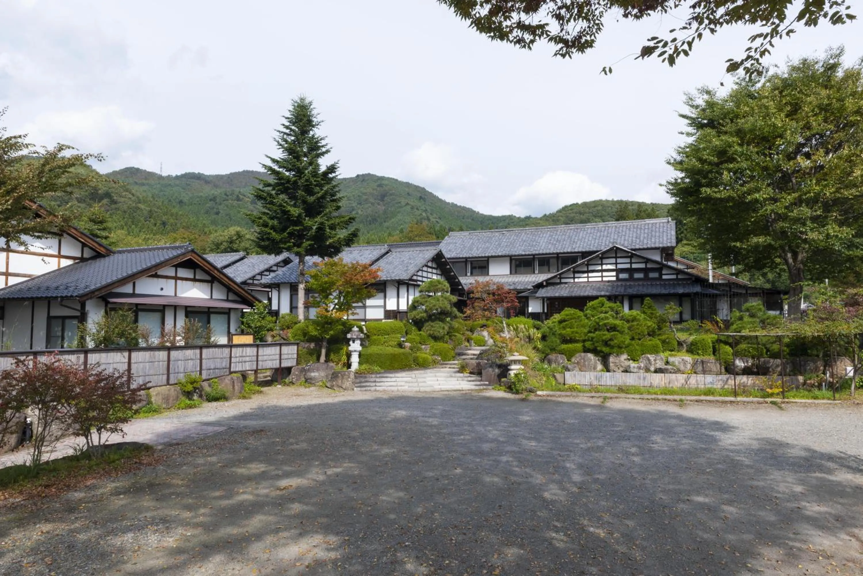 Property building in Shojuen