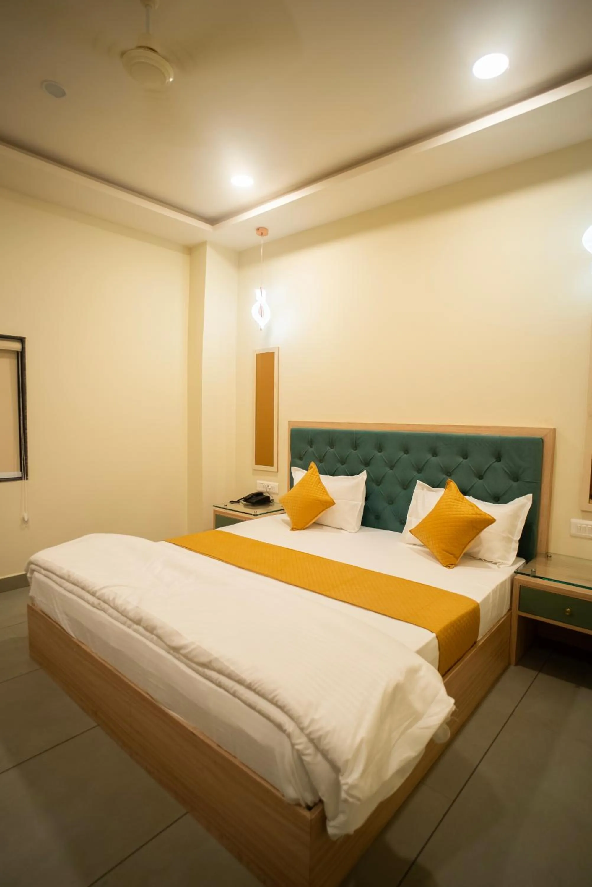 Bedroom, Bed in The White Roots Hotel