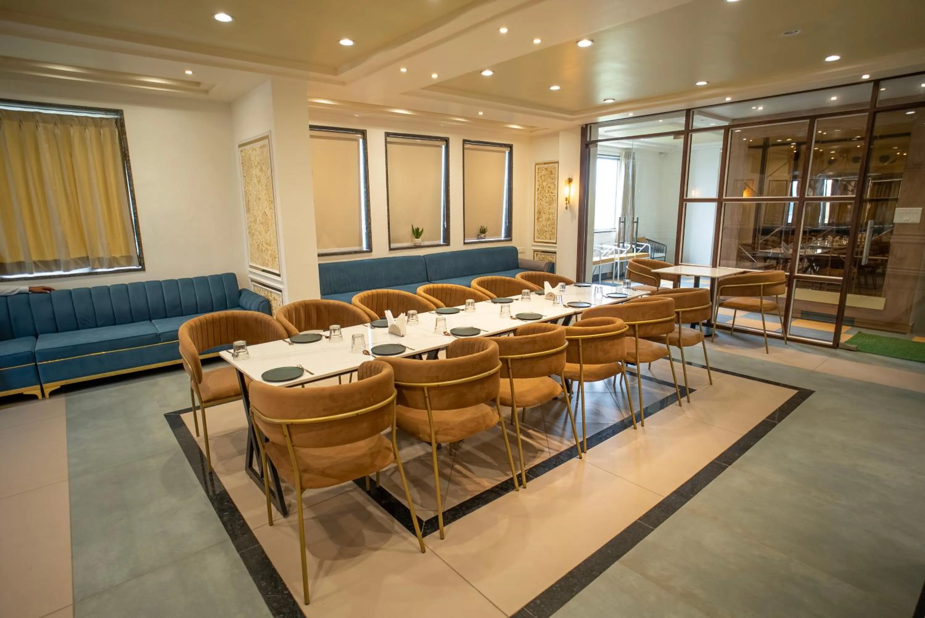 Banquet/Function facilities in The White Roots Hotel