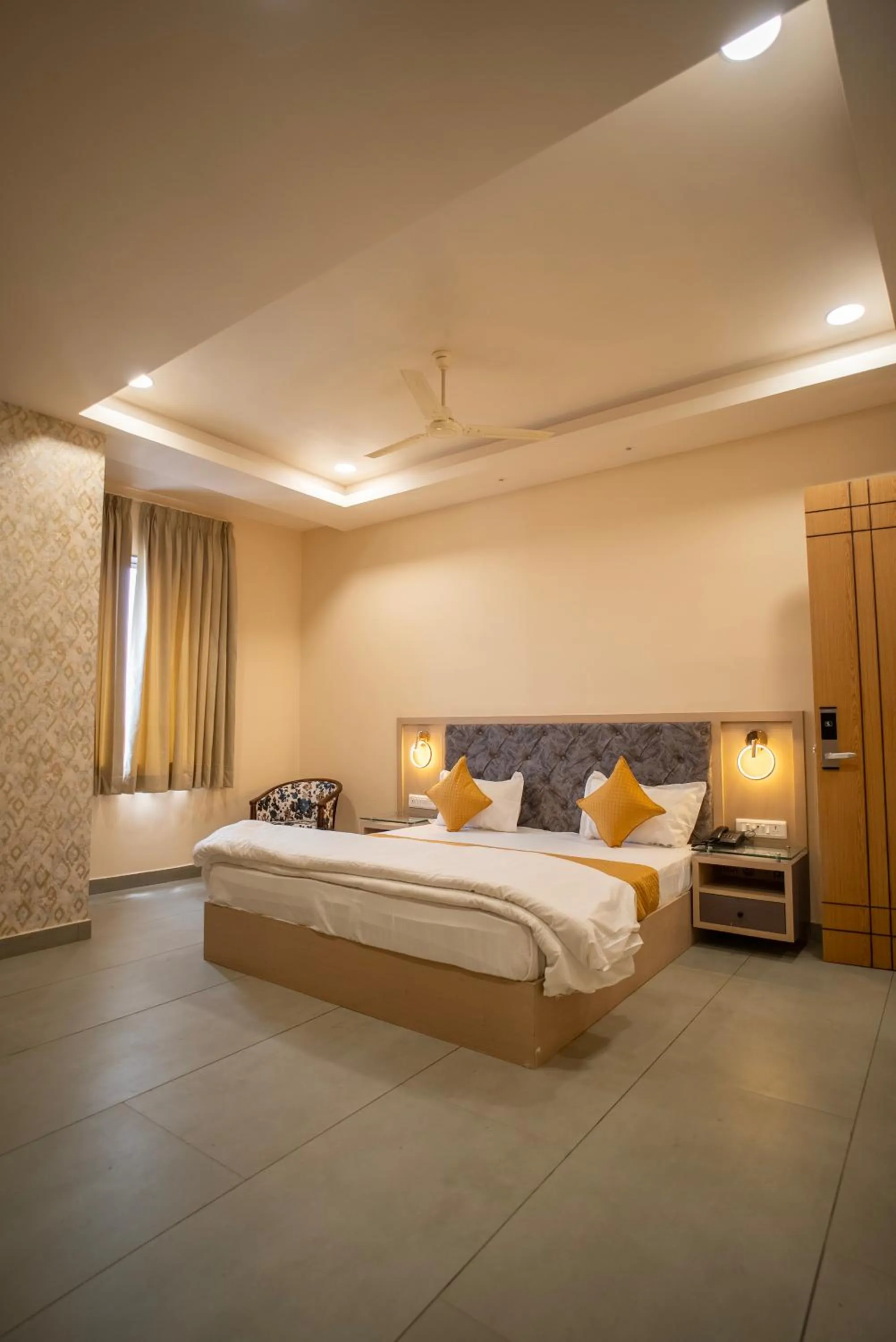 Bed in The White Roots Hotel