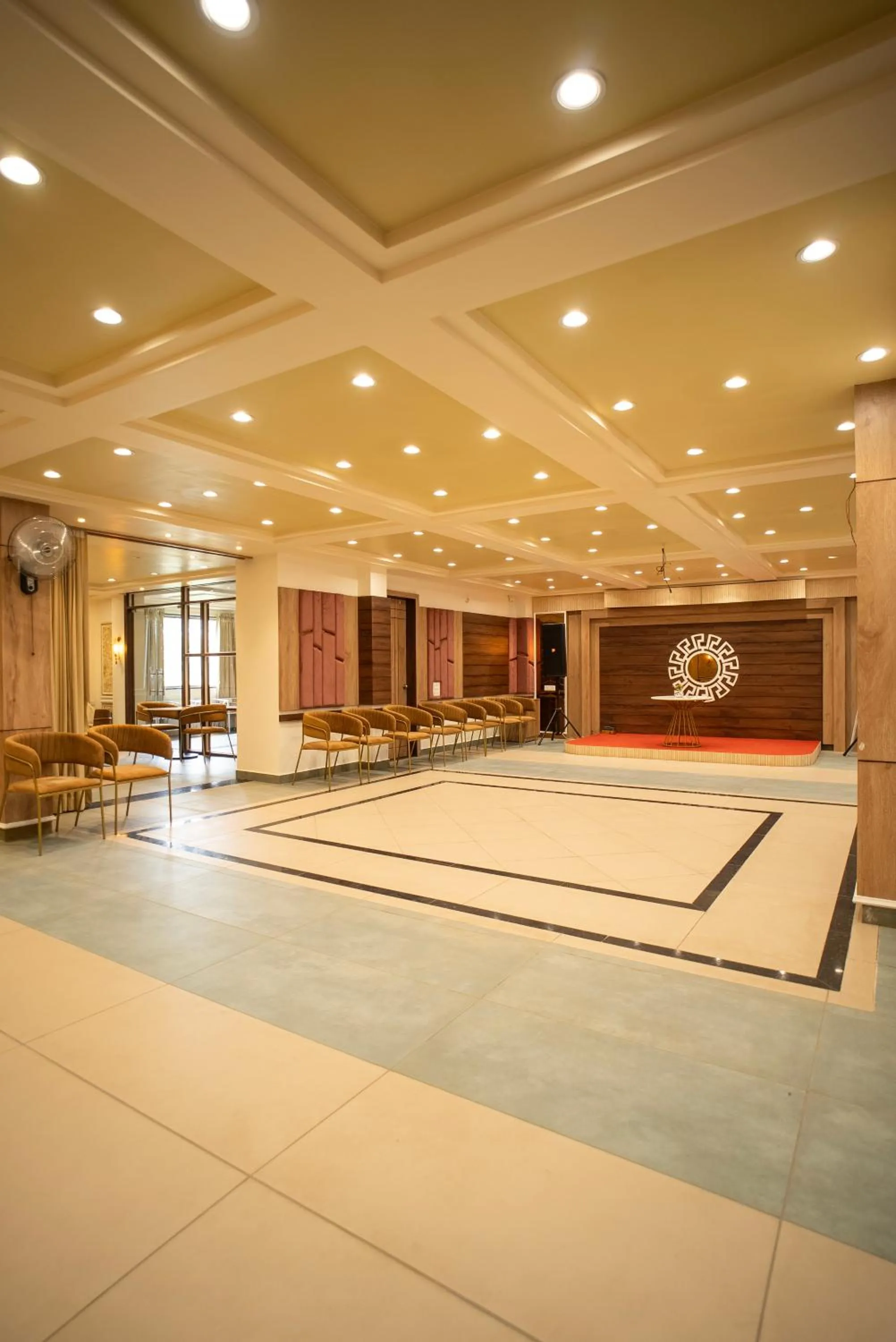 Banquet/Function facilities in The White Roots Hotel