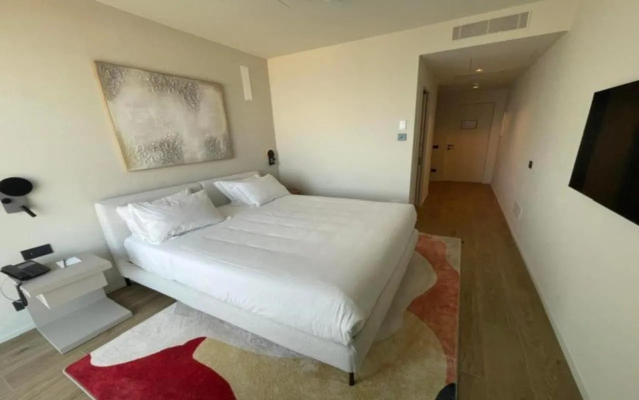 TV and multimedia, Bed in Opera Suite Hotel Pesaro