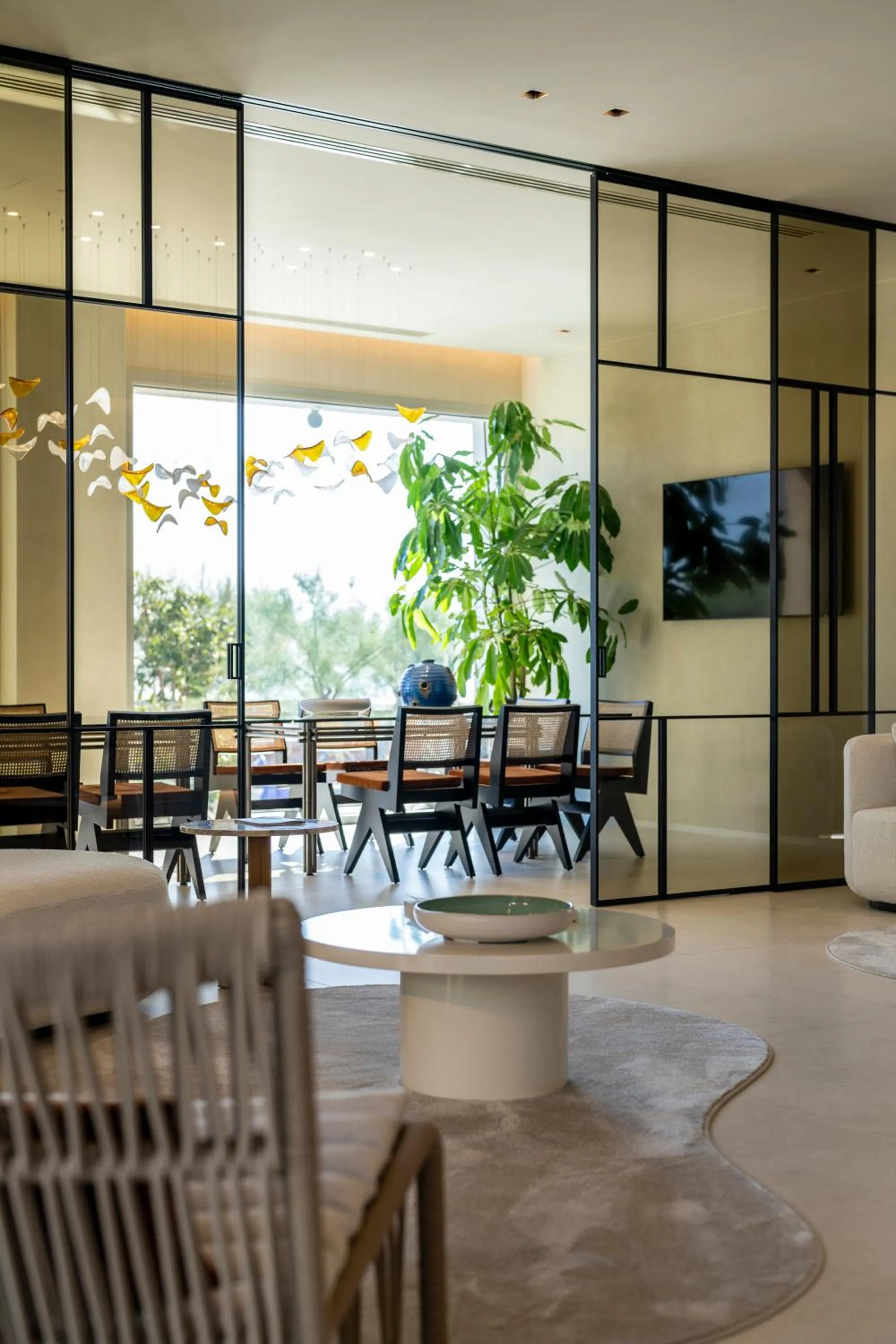 Communal lounge/ TV room in Opera Suite Hotel Pesaro