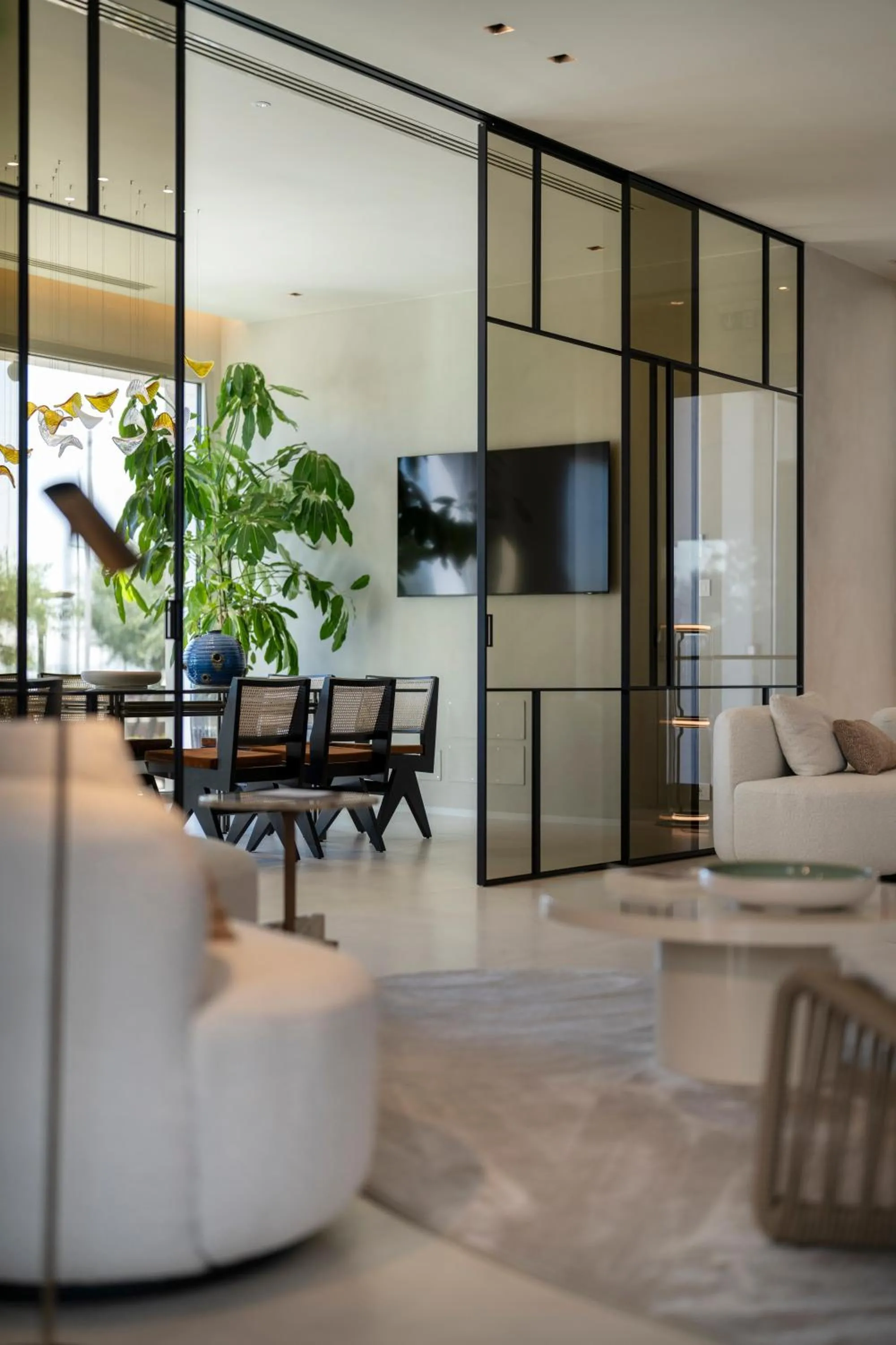 Communal lounge/ TV room in Opera Suite Hotel Pesaro