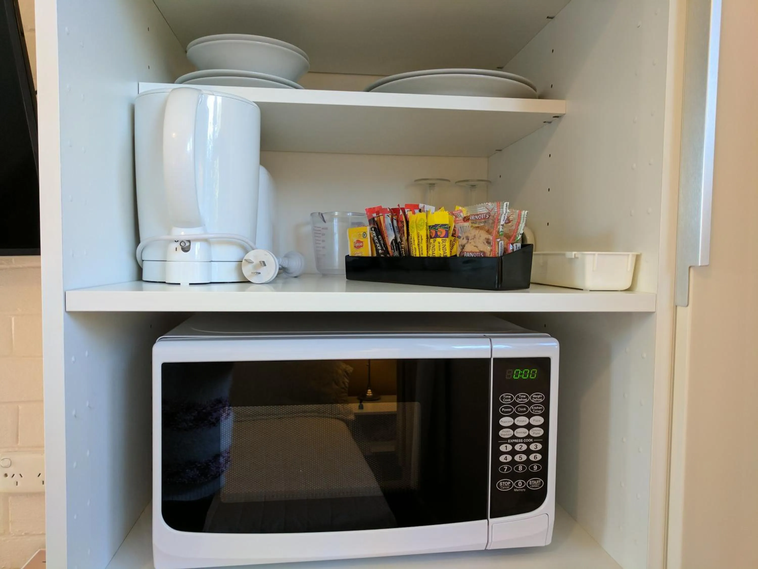 Coffee/tea facilities in Lake Bolac Motel