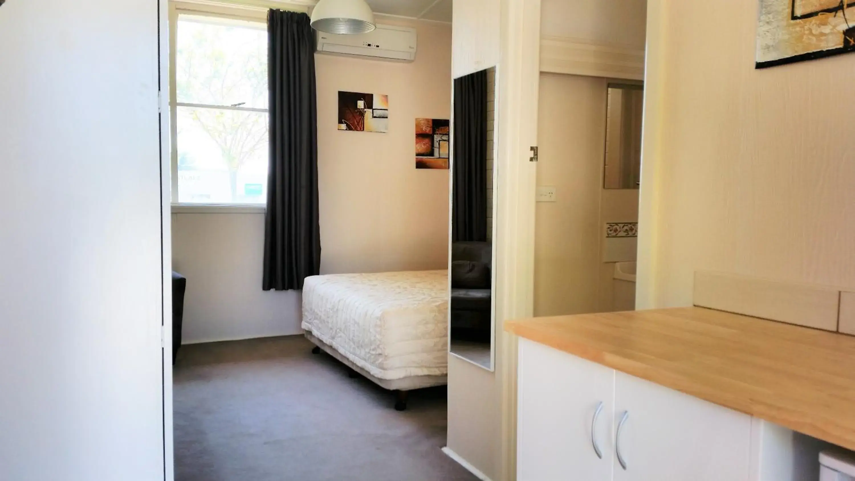 Bedroom, Bed in Lake Bolac Motel Bedroom, Bed in Lake Bolac Motel