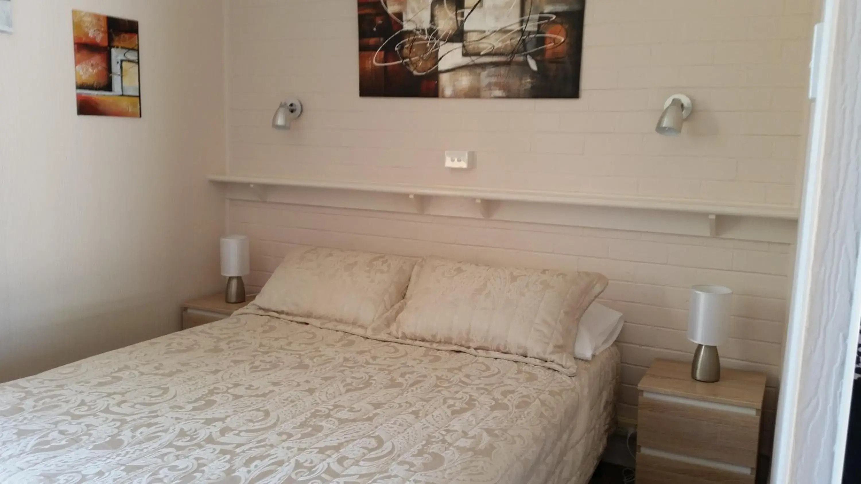 Bedroom, Bed in Lake Bolac Motel Bedroom, Bed in Lake Bolac Motel